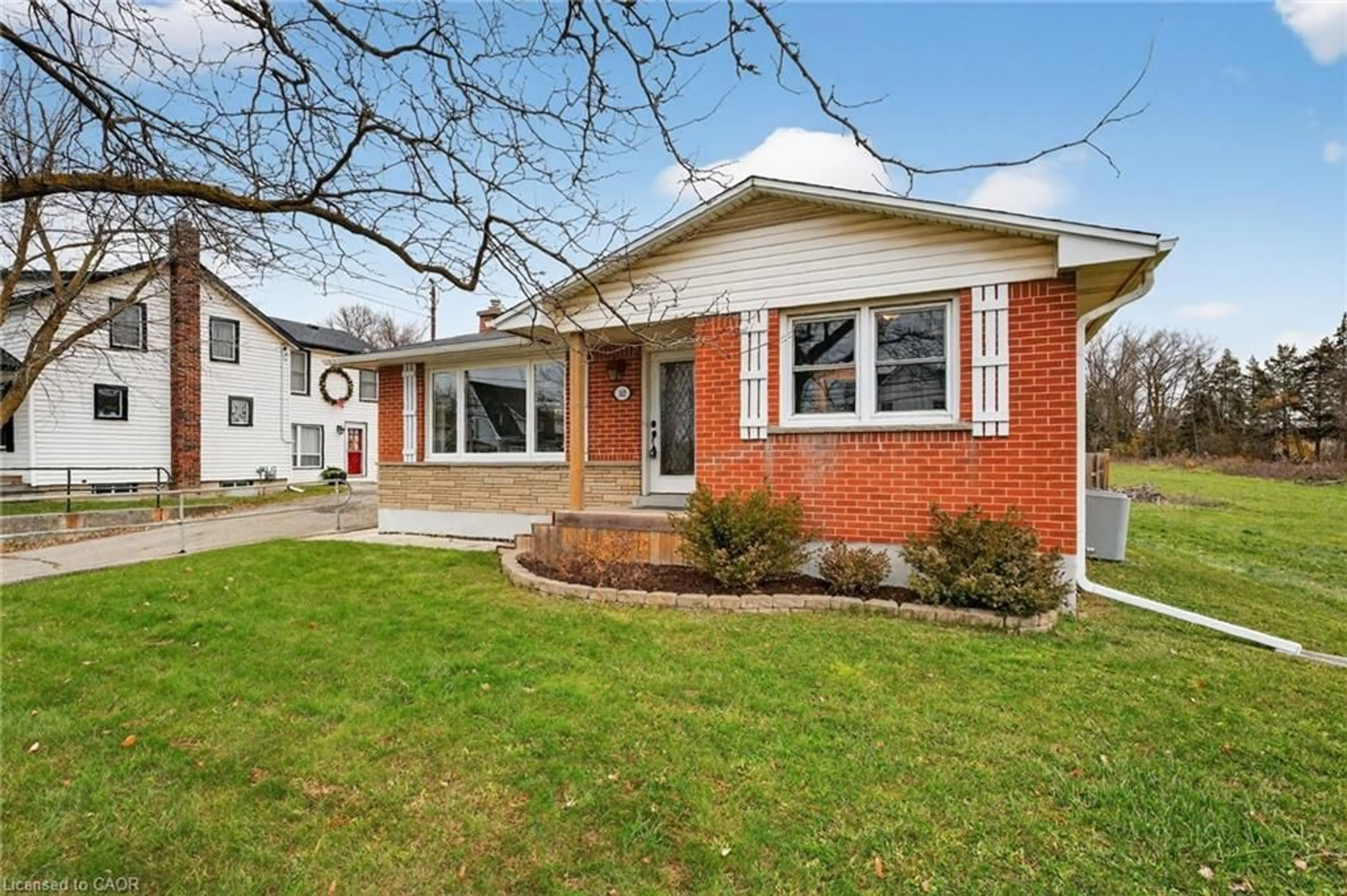 Home with brick exterior material, street for 163 St Catharines St, Smithville Ontario L0R 2A0