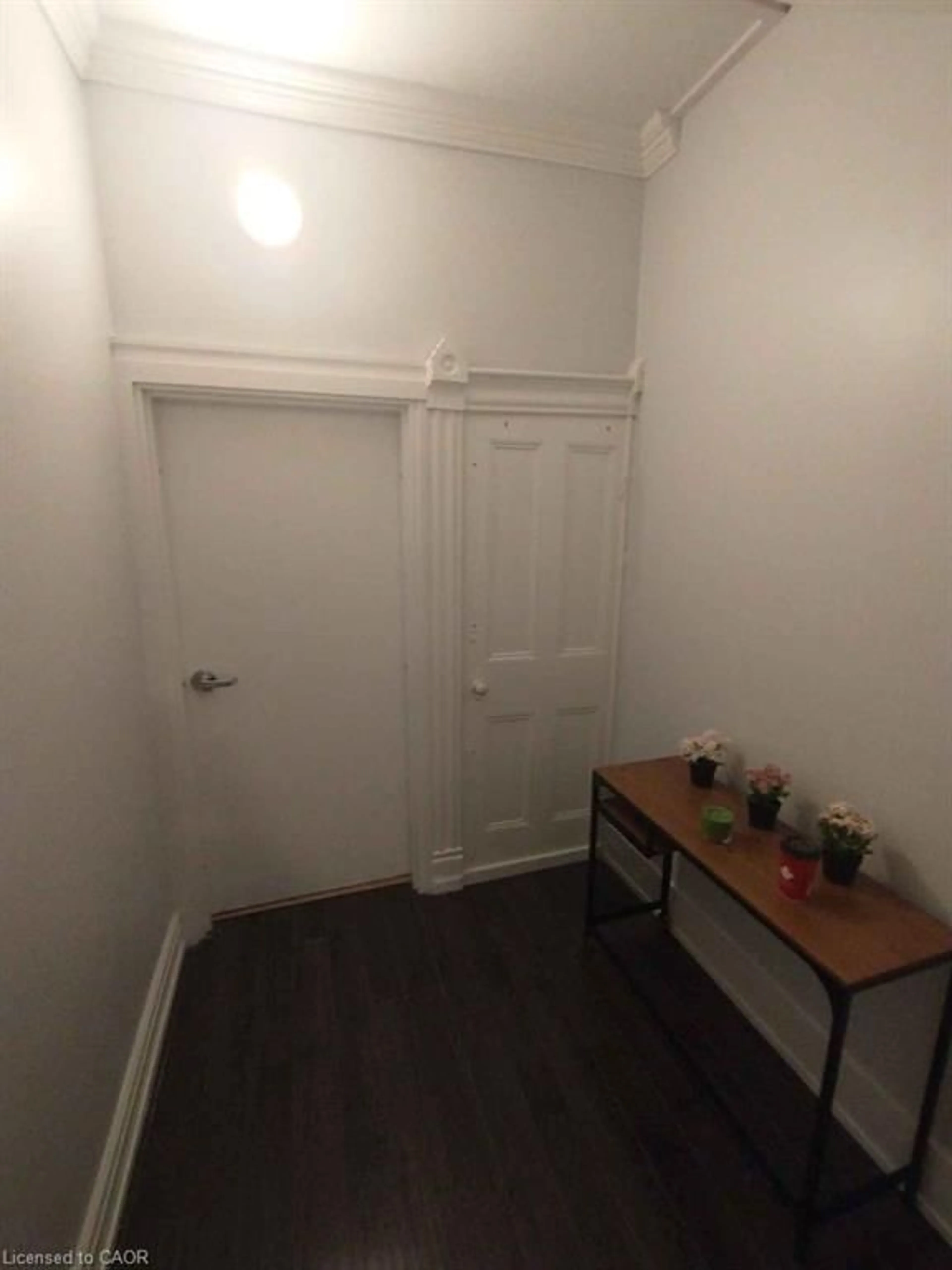 A pic of a room for 102 Grant Ave, Hamilton Ontario L8N 2X7