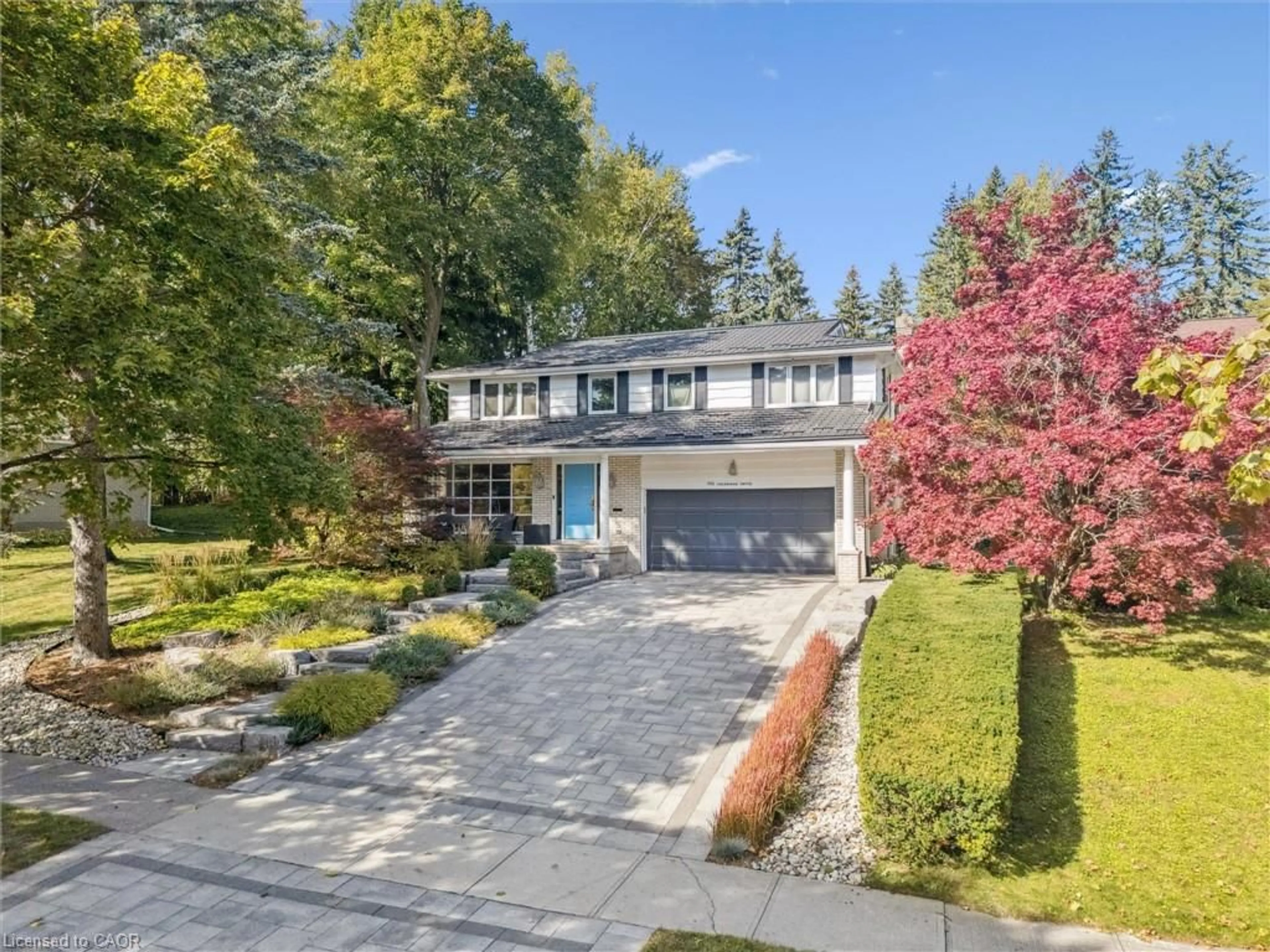 A pic from outside/outdoor area/front of a property/back of a property/a pic from drone, street for 340 Coleridge Dr, Waterloo Ontario N2L 2V6