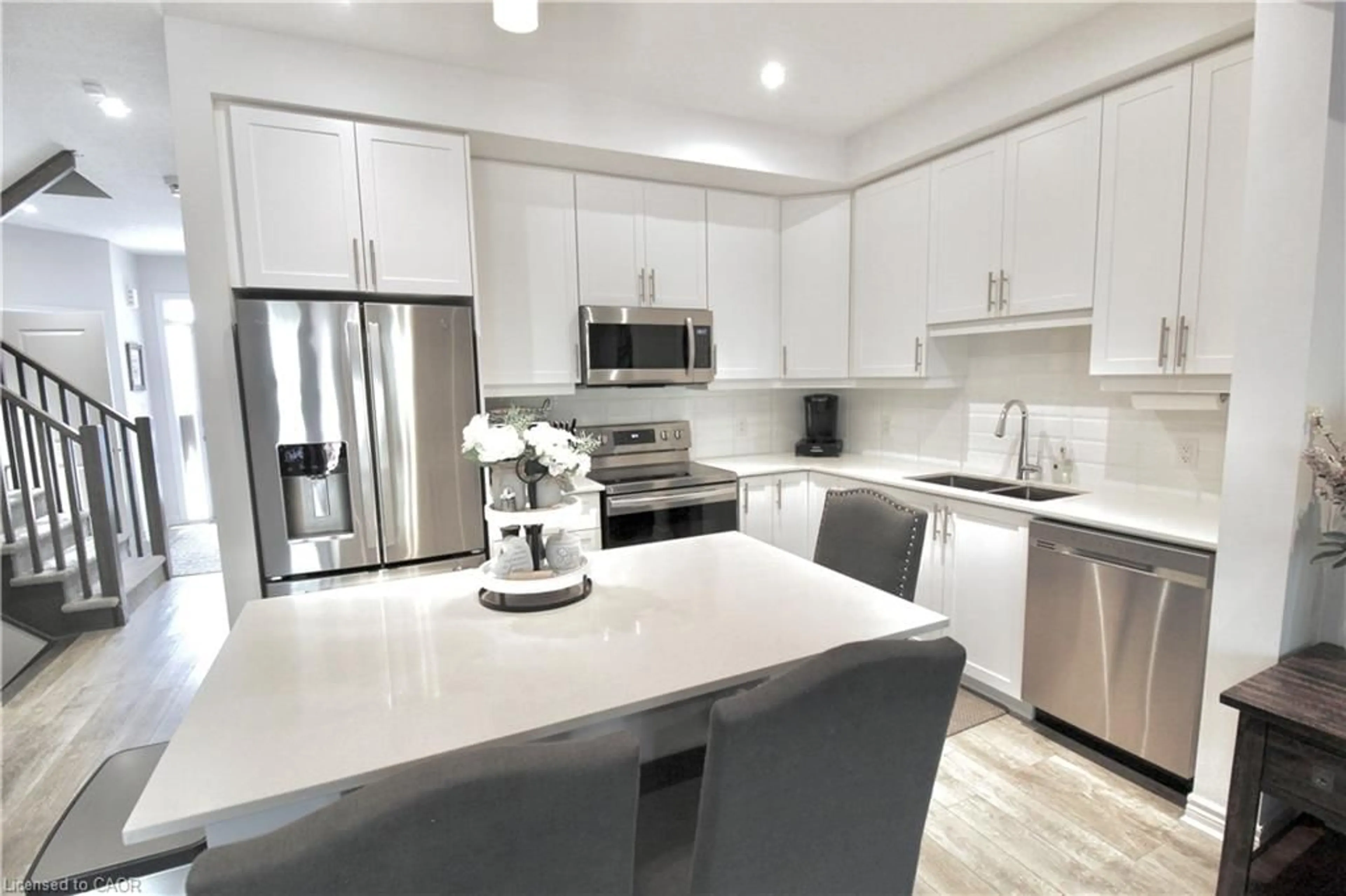 Contemporary kitchen, unknown for 5080 Connor Dr #10, Beamsville Ontario L3J 0T3