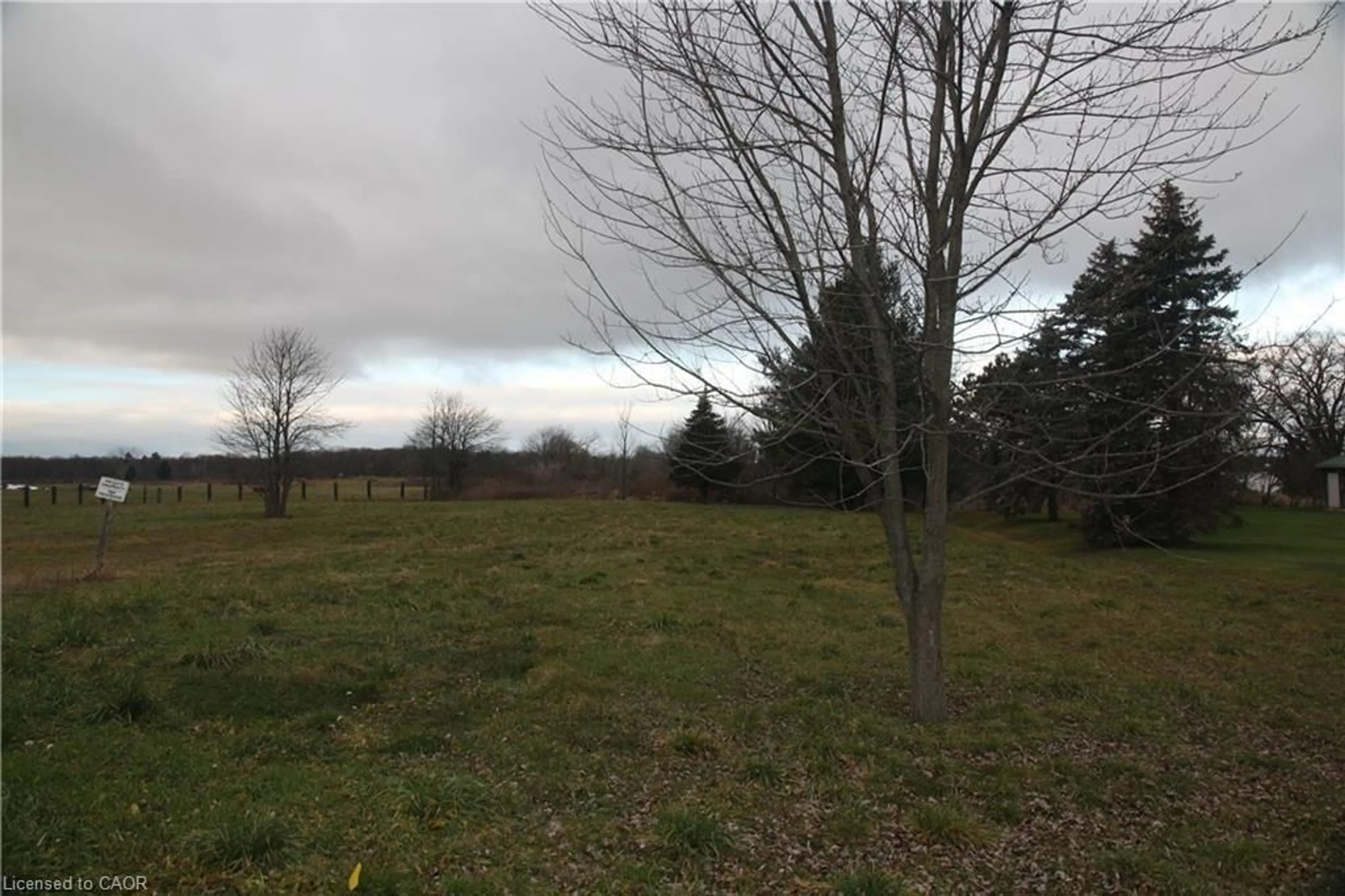 Blurry image for 945 Robinson Rd, Dunnville Ontario N1A 2W1