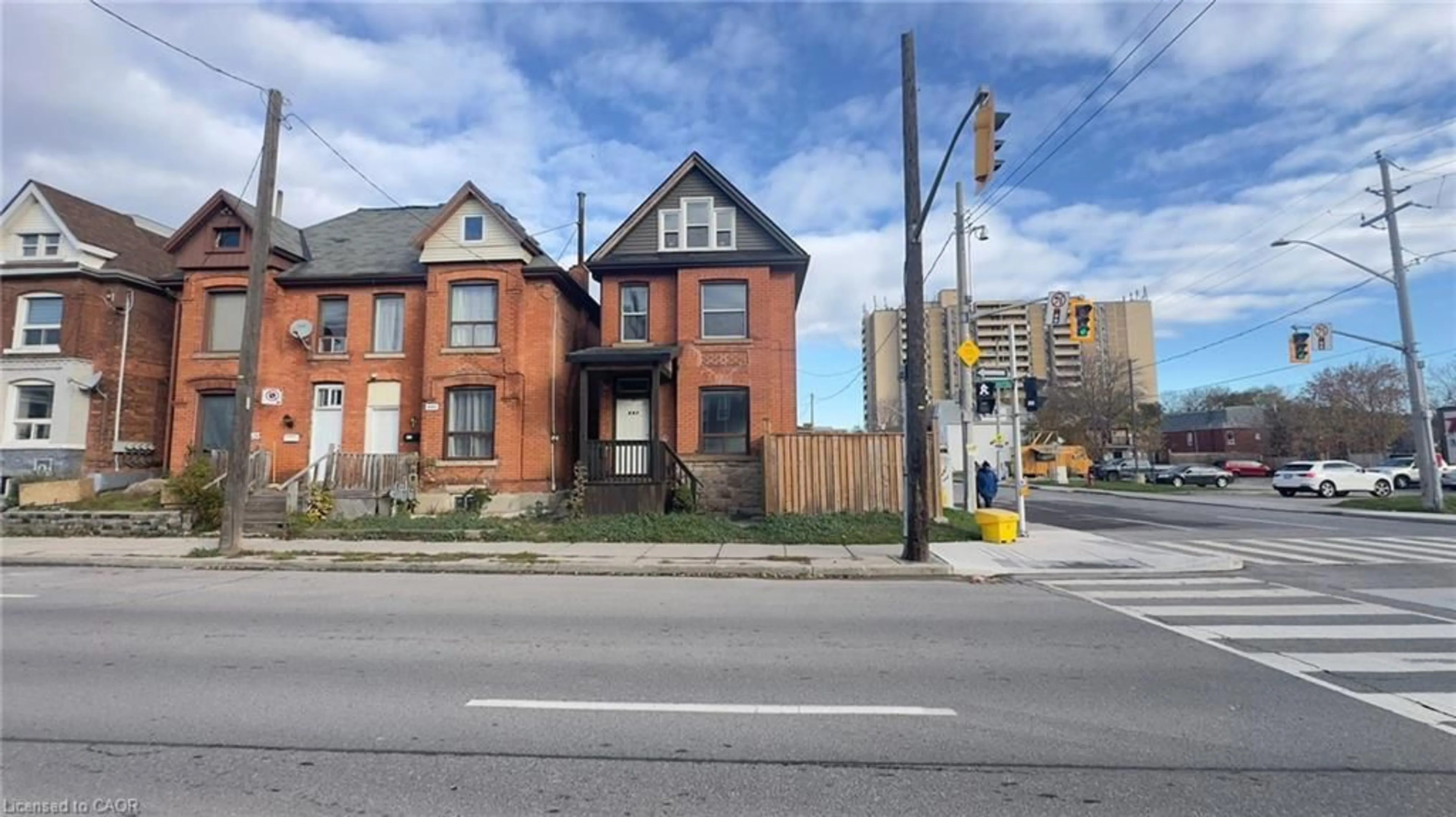 Home with brick exterior material, street for 497 Cannon St, Hamilton Ontario L8L 2E5