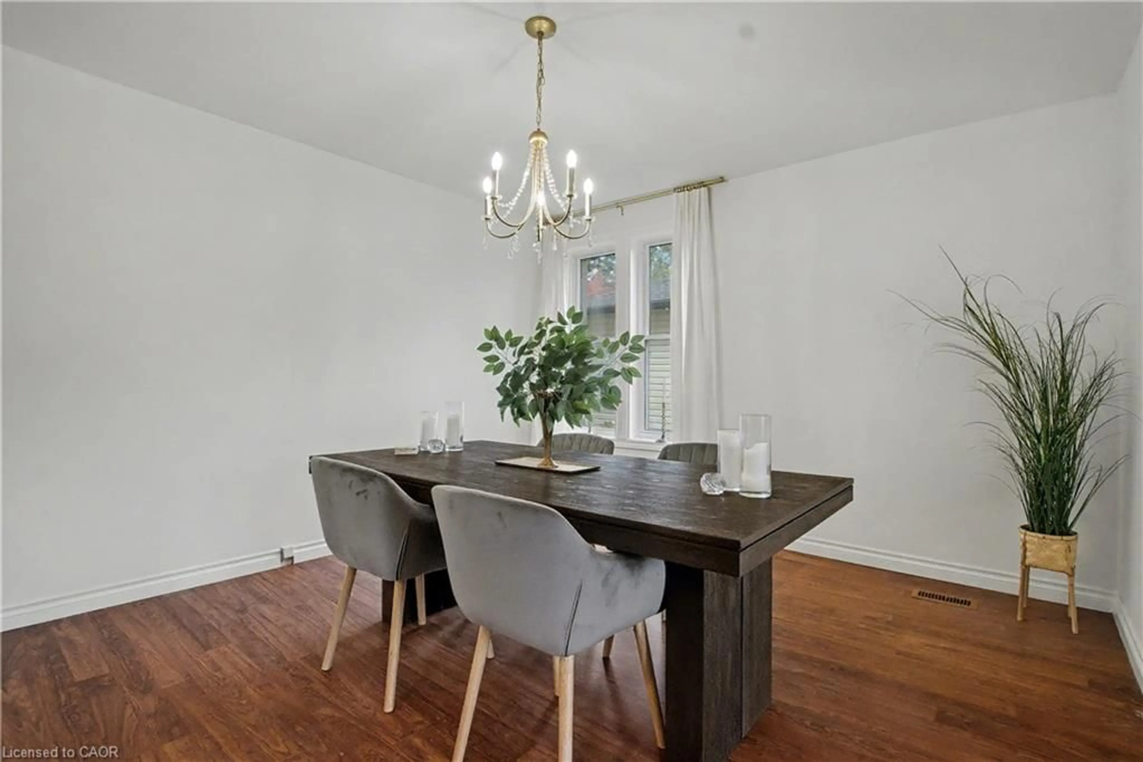 Dining room, wood/laminate floor for 263 Cumberland St, Palmerston Ontario N0G 2P0