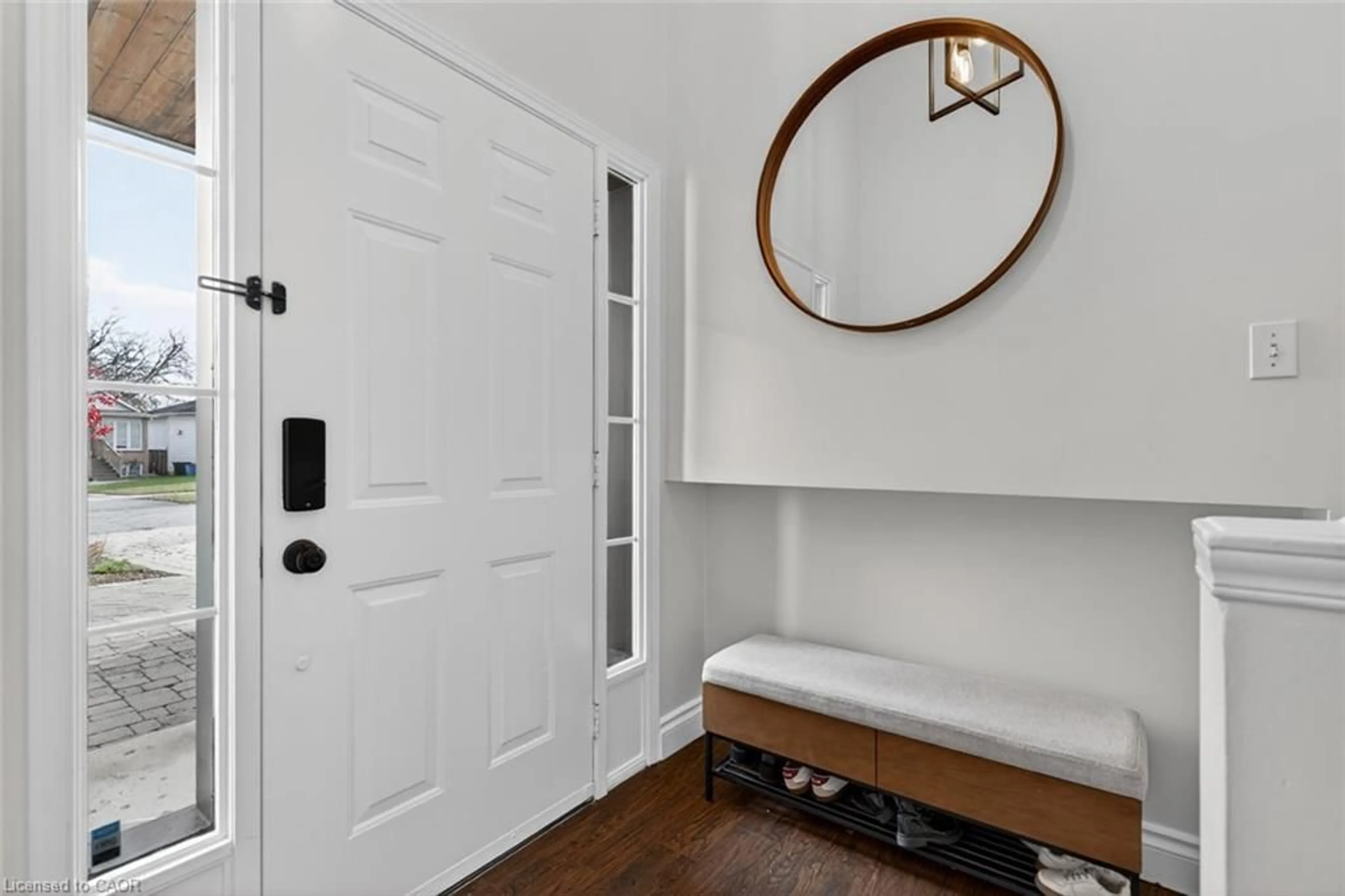 Indoor entryway for 7 Anderson Cres, Smithville Ontario L0R 2A0