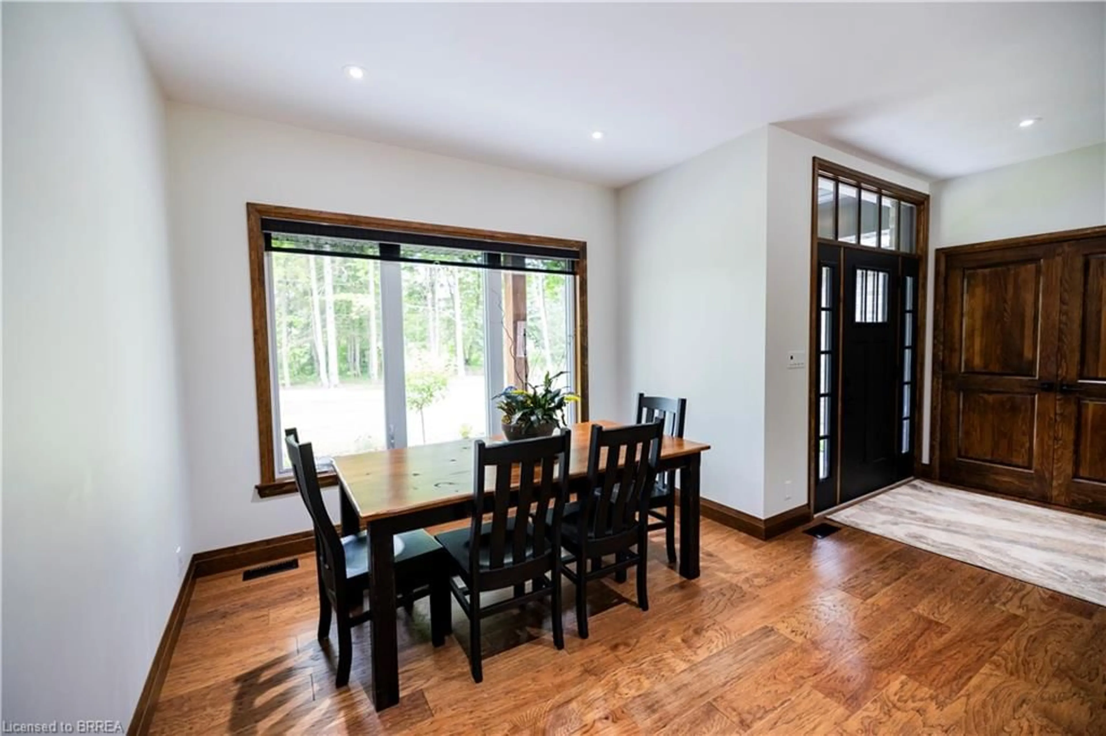 Dining room, wood/laminate floor for 79 Concession 3, Wilsonville Ontario N0E 1Z0
