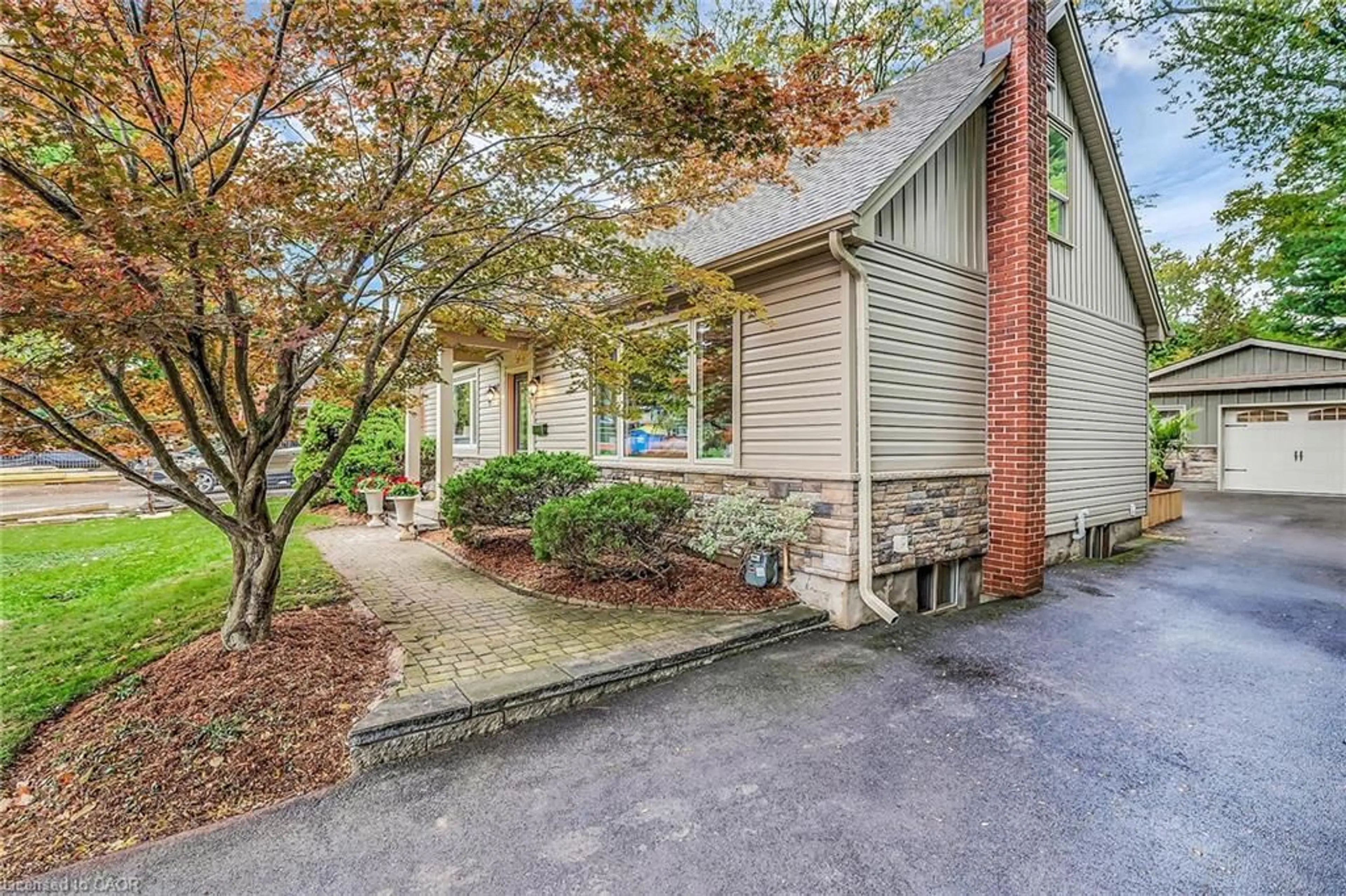 Unknown for 233 Townsend Ave, Burlington Ontario L7T 1Z5