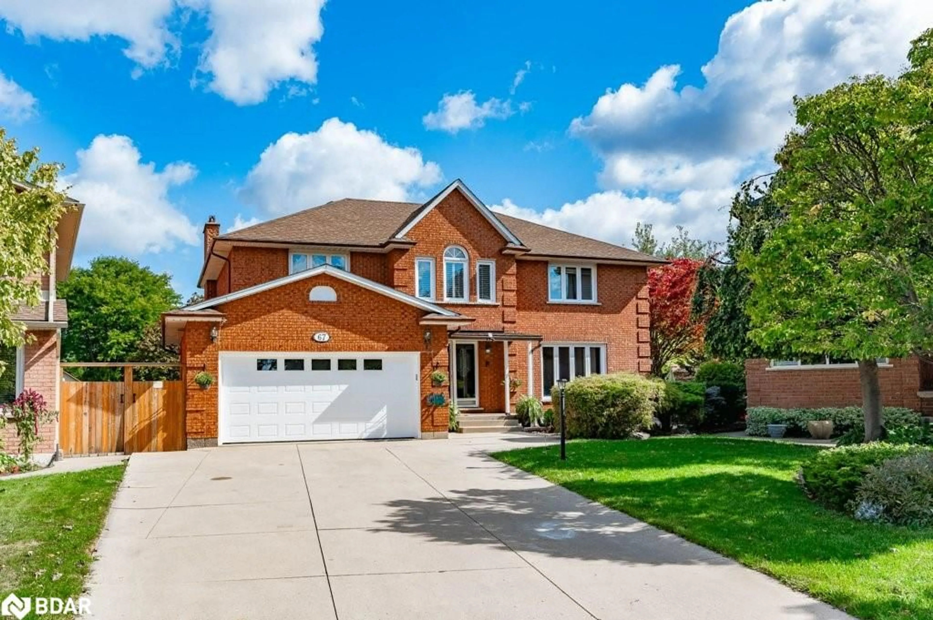 Home with brick exterior material, street for 67 Horizon Crt, Hamilton Ontario L9B 1W9