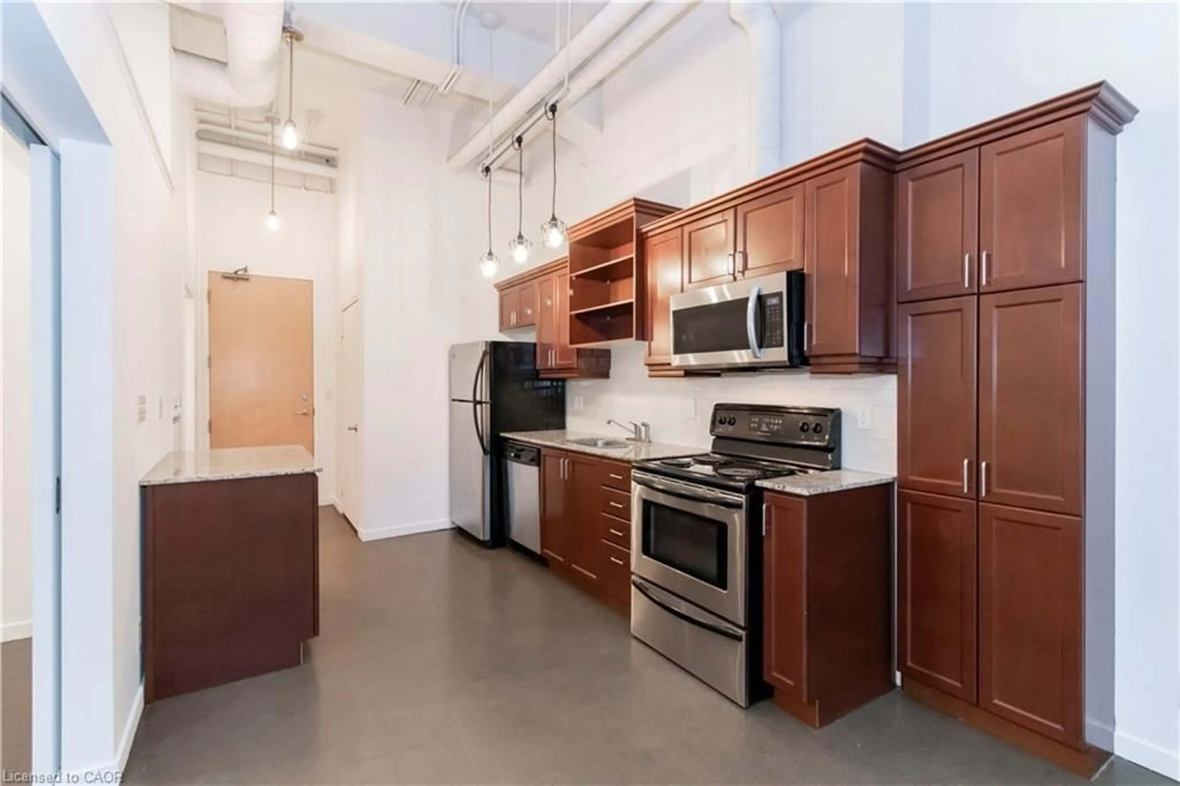 Standard kitchen, unknown for 404 King St #116, Kitchener Ontario N2G 2L5