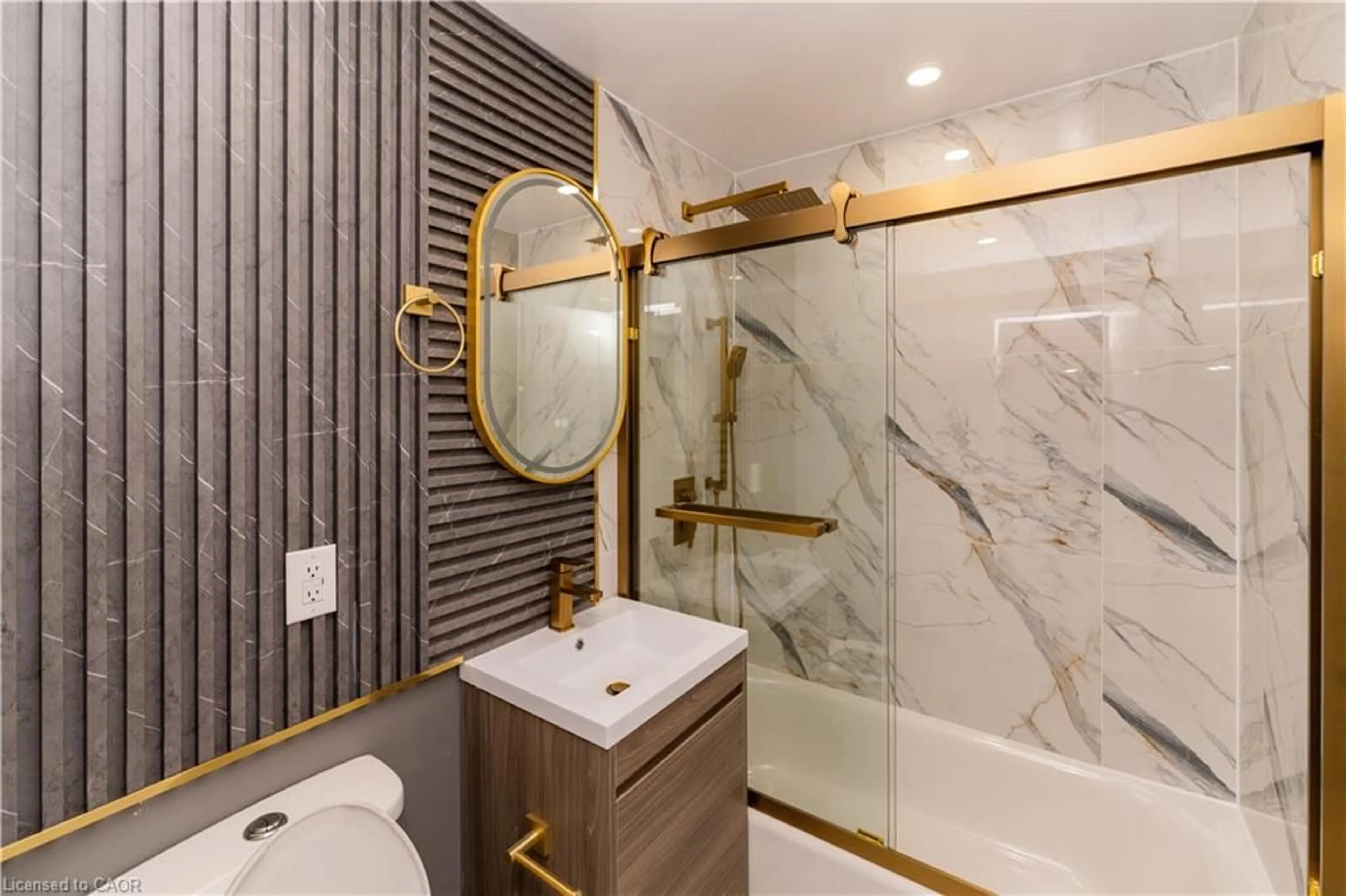 Contemporary bathroom, ceramic/tile floor for 252 Grenfell St, Hamilton Ontario L8H 3J9