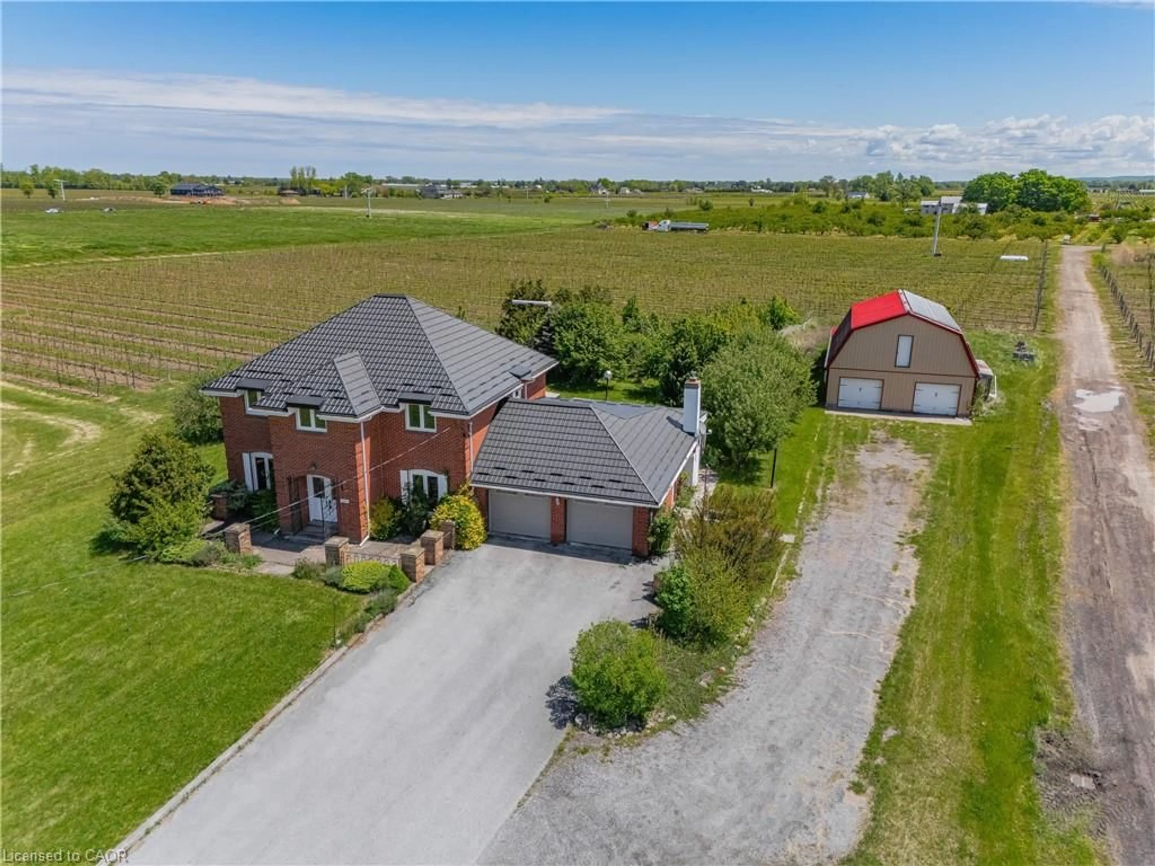 A pic from outside/outdoor area/front of a property/back of a property/a pic from drone, unknown for 631 Four Mile Creek Rd, Niagara-on-the-Lake Ontario L0S 1J0