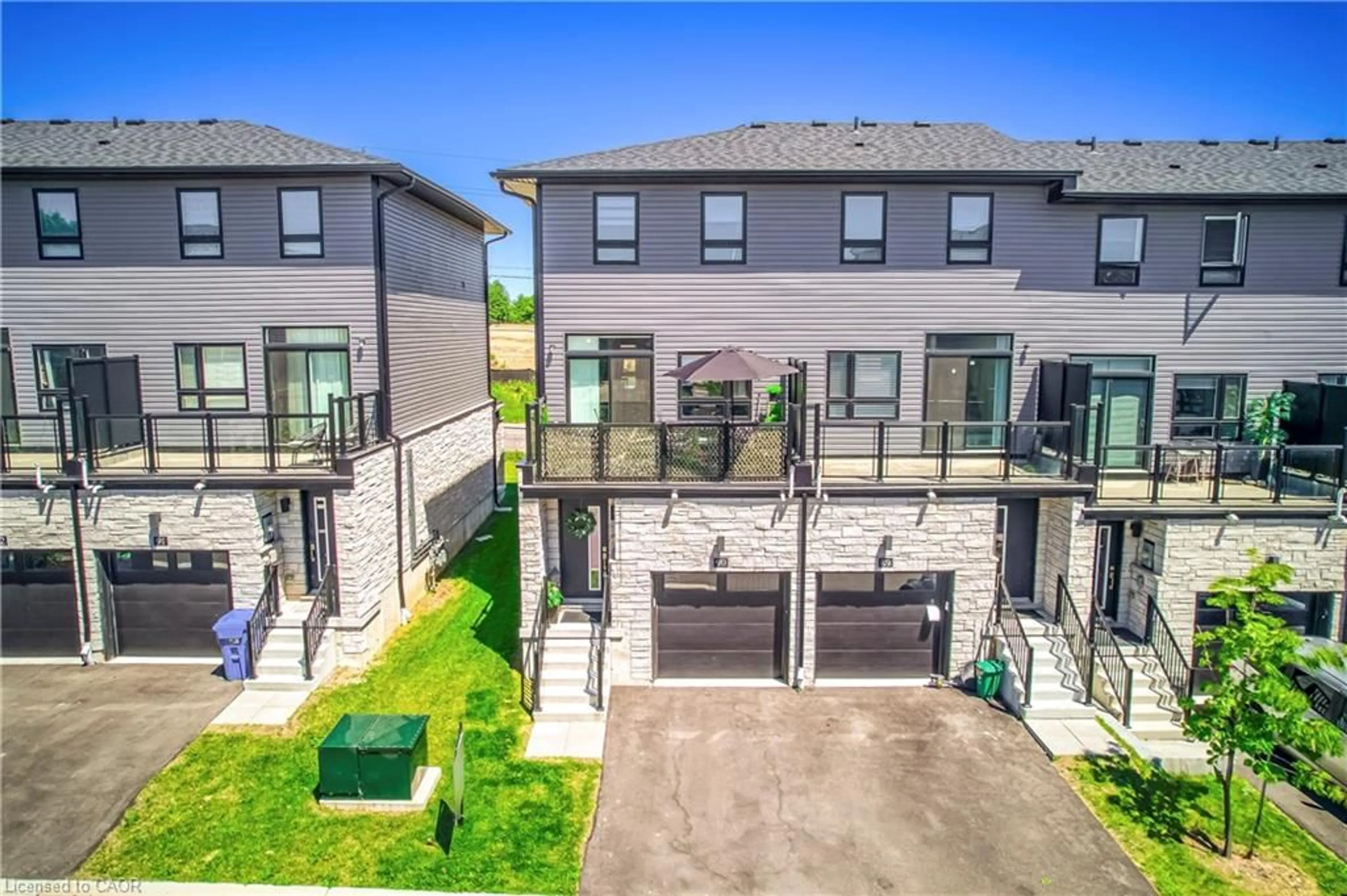 A pic from outside/outdoor area/front of a property/back of a property/a pic from drone, street for 51 Sparrow Ave #90, Cambridge Ontario N1T 0E5