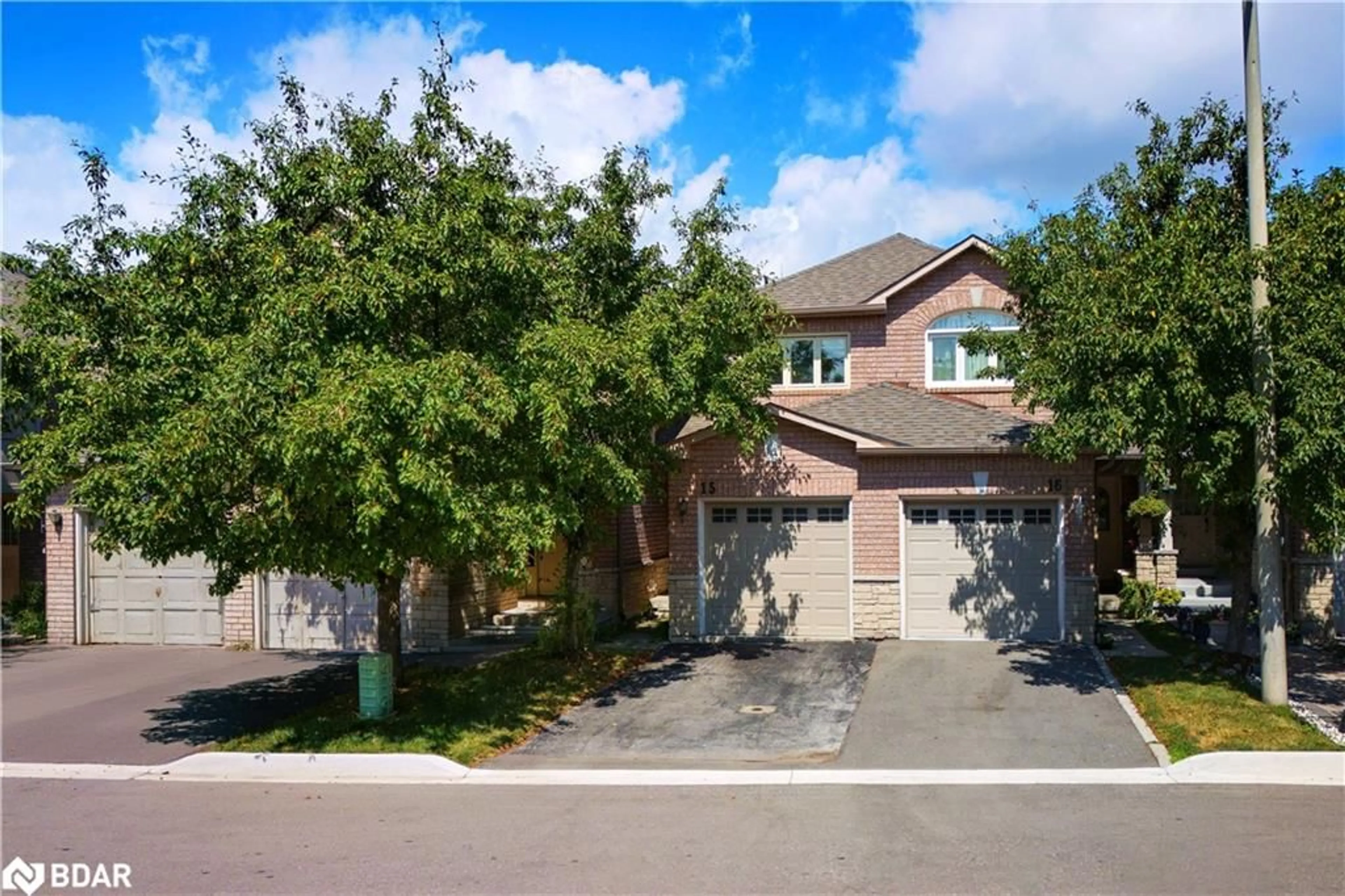 A pic from outside/outdoor area/front of a property/back of a property/a pic from drone, street for 1285 Bristol Rd #15, Mississauga Ontario L5V 2H5