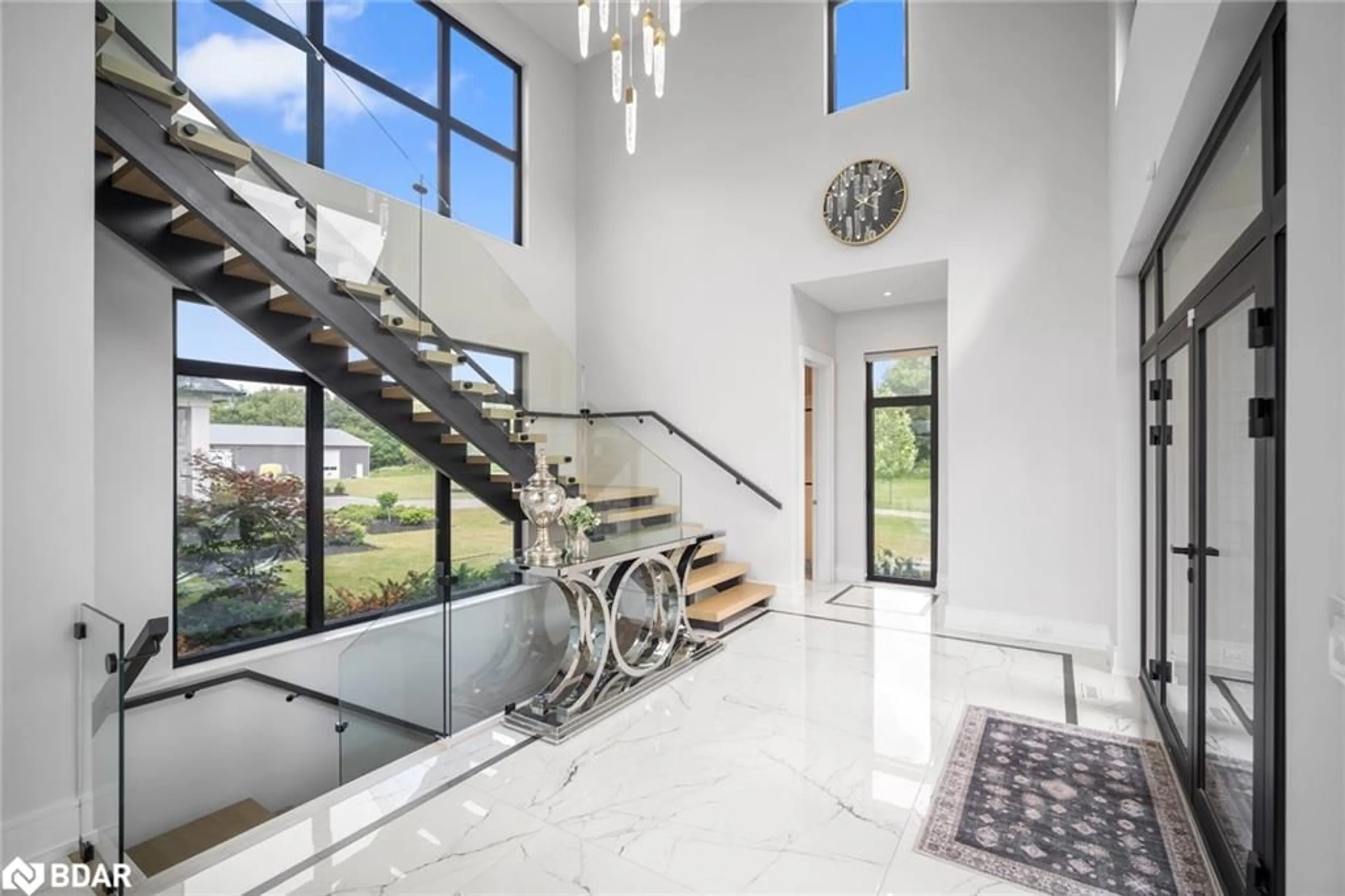 Indoor foyer for 2 River Rd, Brantford Ontario N3R 0C1