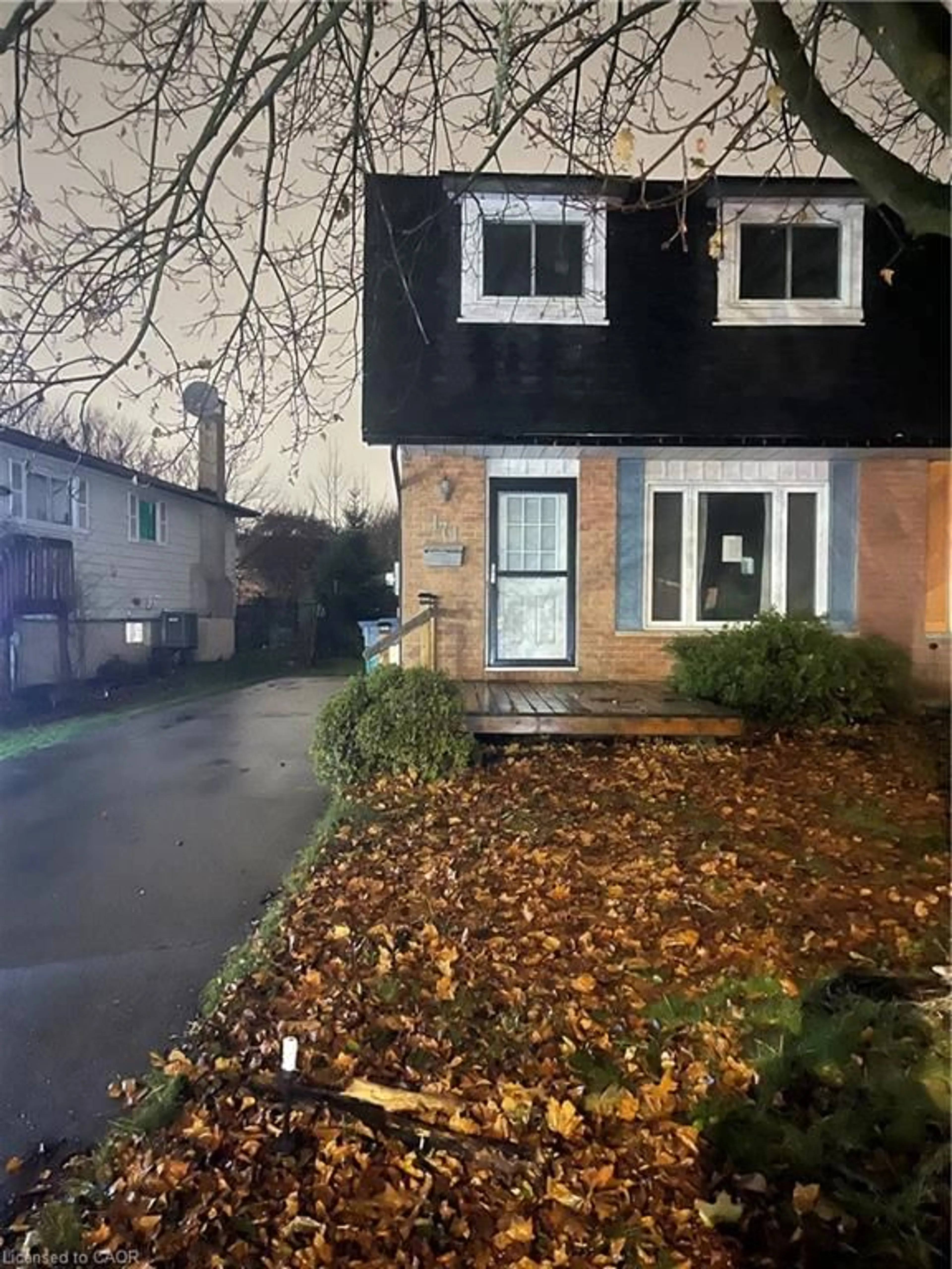 A pic from outside/outdoor area/front of a property/back of a property/a pic from drone, street for 171 Marksam Rd, Guelph Ontario N1H 7L1