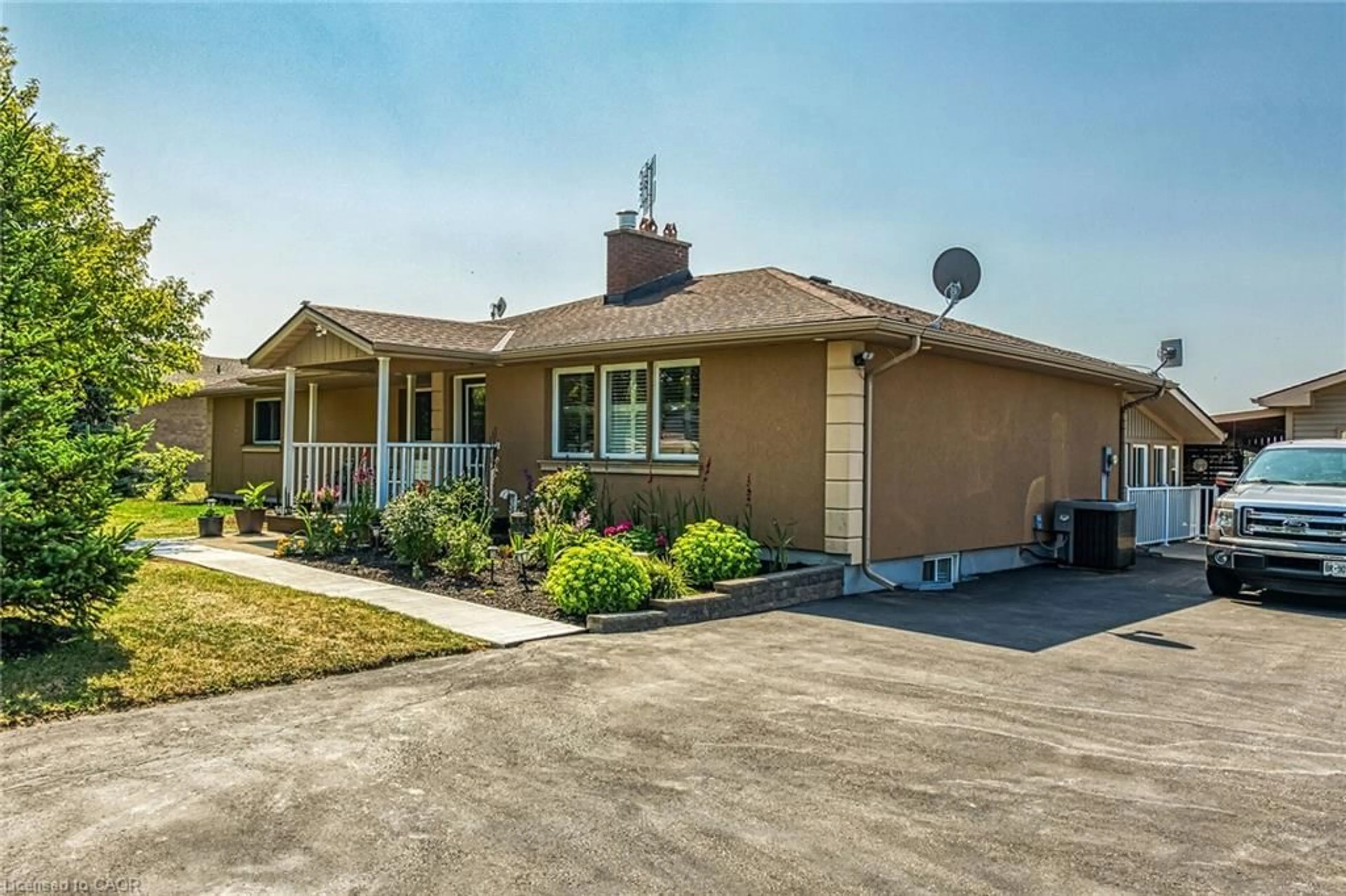 Unknown for 982 Highland Rd, Stoney Creek Ontario L8J 3G9