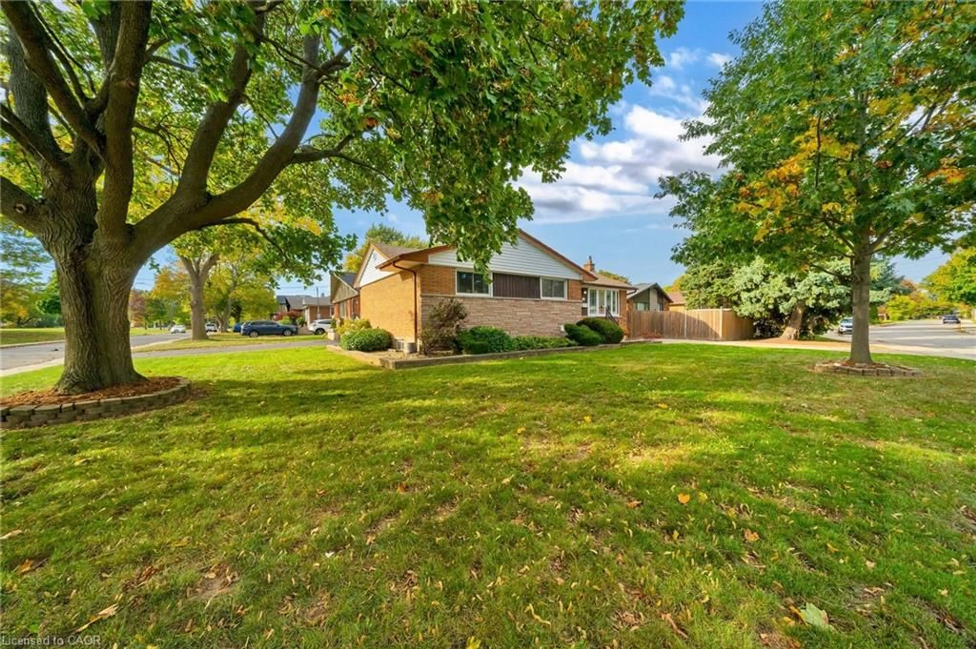 Unknown for 72 West 25th St, Hamilton Ontario L9C 4X2