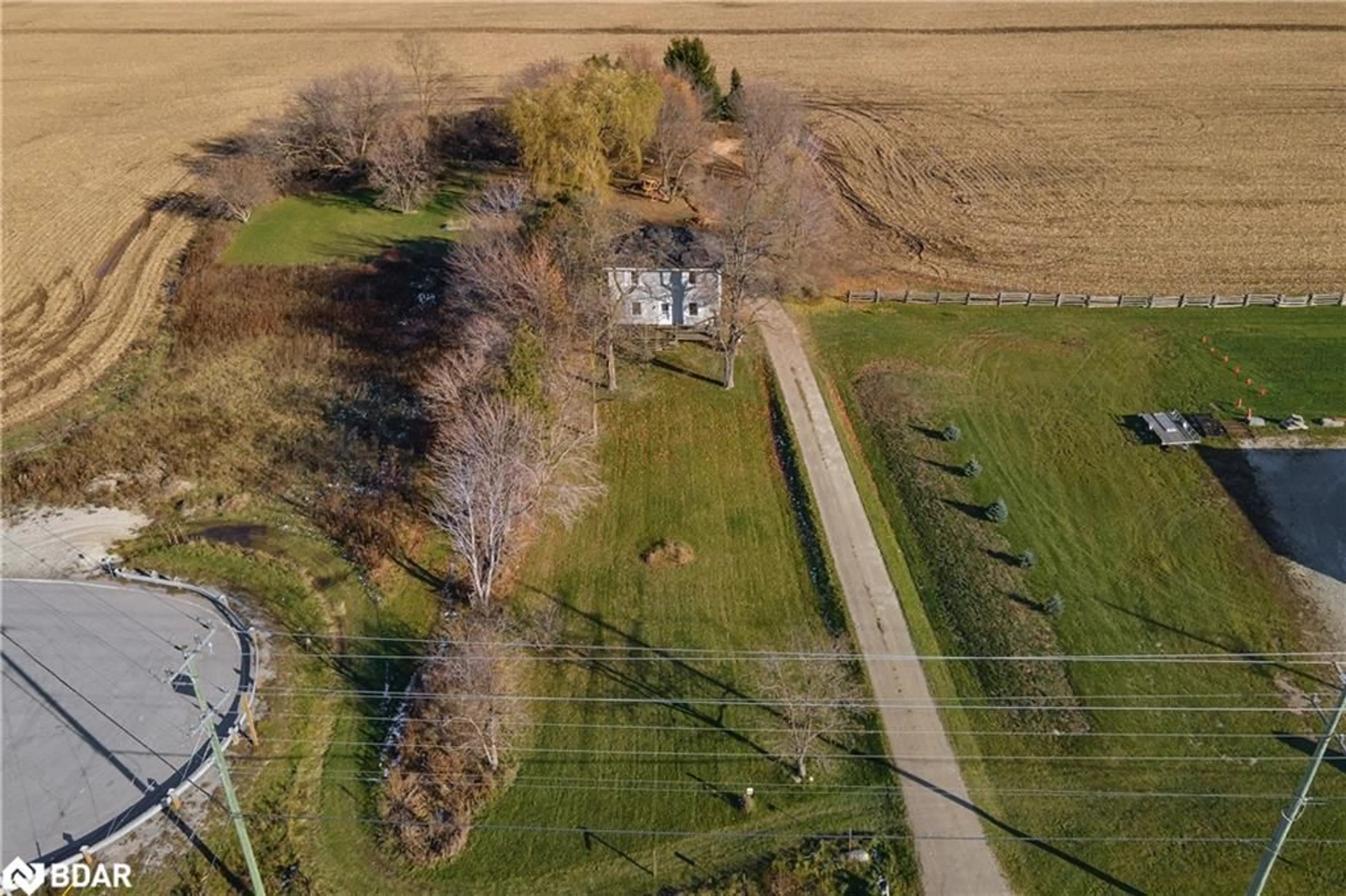 A pic from outside/outdoor area/front of a property/back of a property/a pic from drone, street for 8184 26 Hwy, Clearview Ontario L0M 1S0