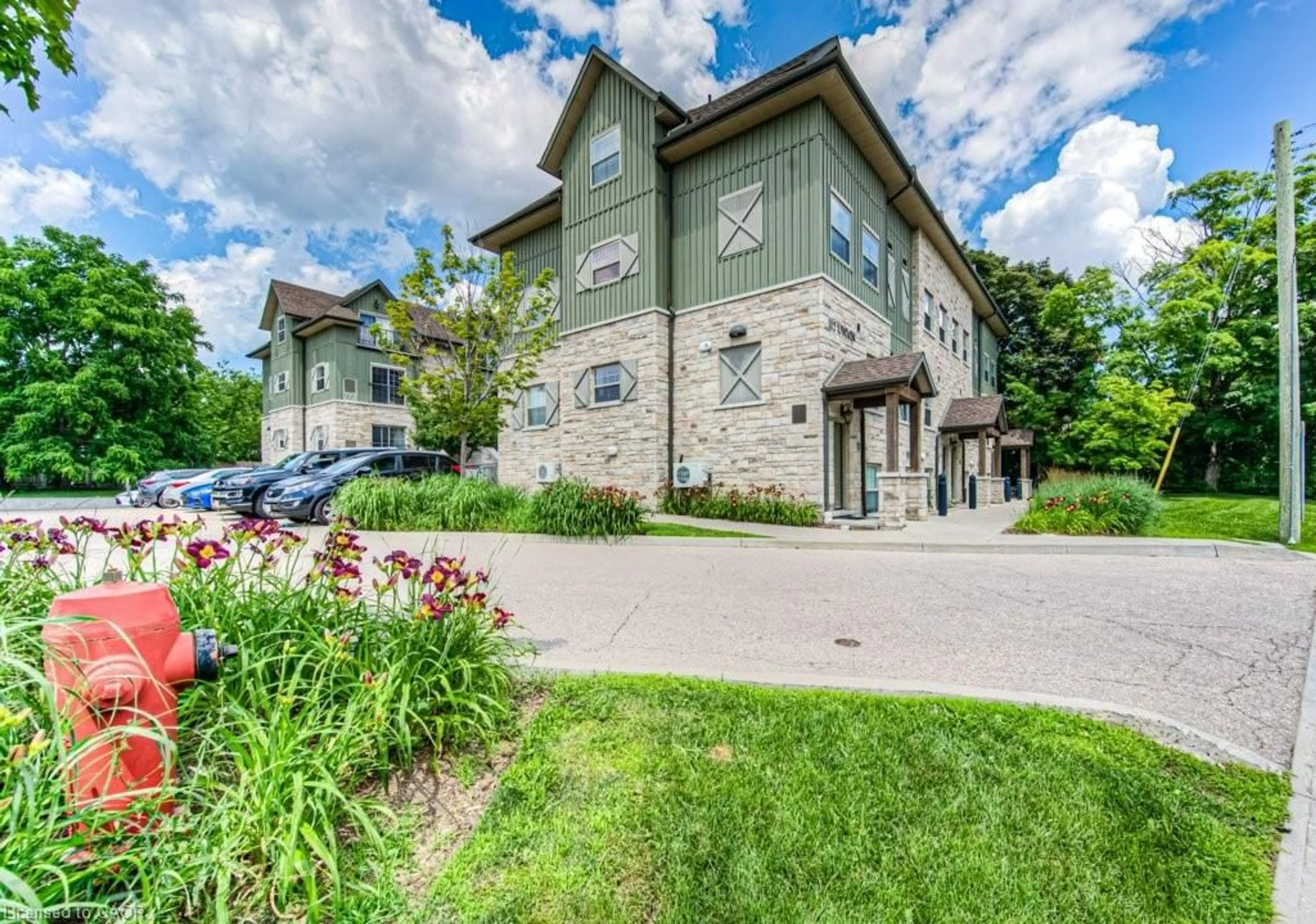 Unknown for 112 Union St #A103, Waterloo Ontario N2J 1C5