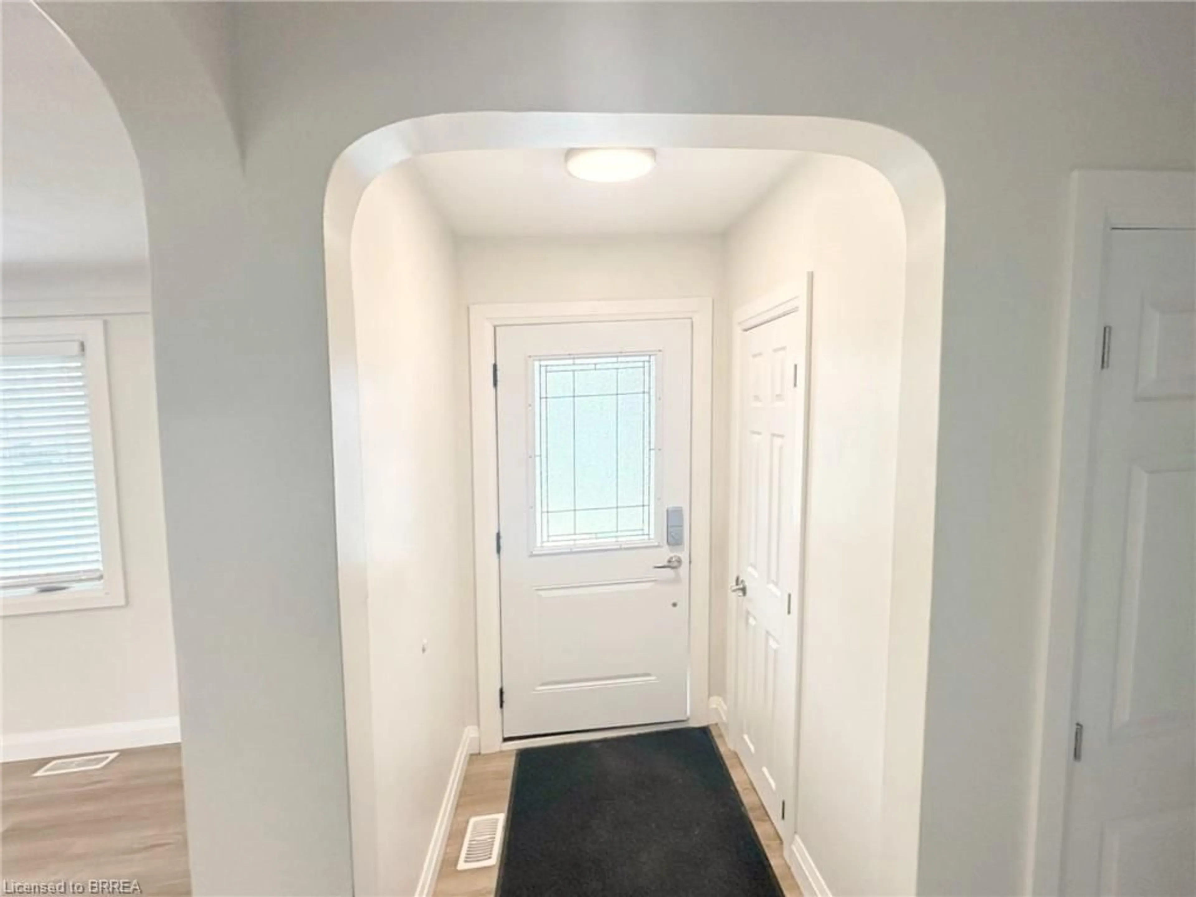 Indoor entryway for 75 Henderson Ave, Brantford Ontario N3R 4W1