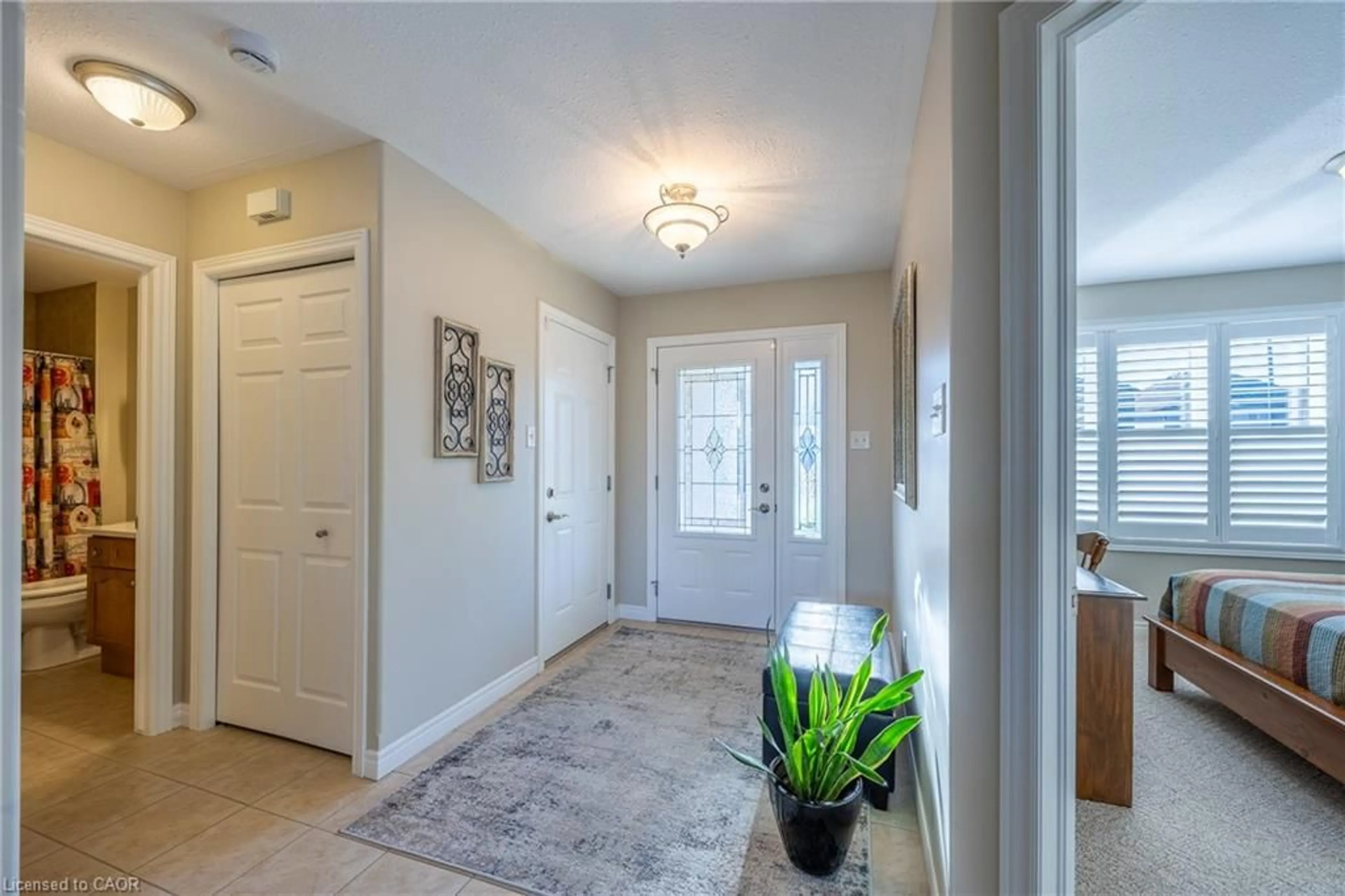 Indoor entryway for 114 Mcguiness Dr, Brantford Ontario N3T 6R6