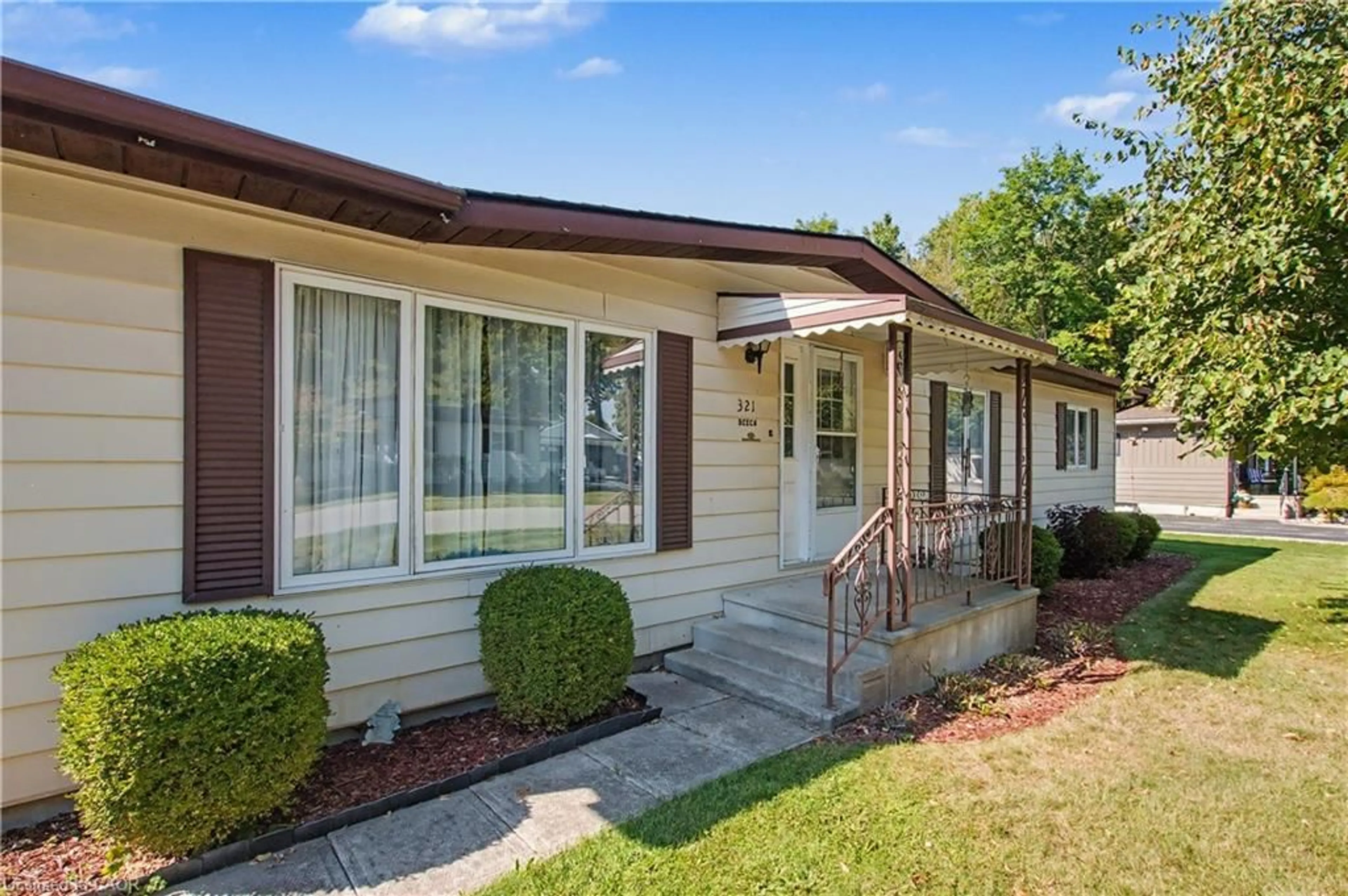 Home with vinyl exterior material, street for 10085 Culloden Rd #321, Eden Ontario N0J 1H0