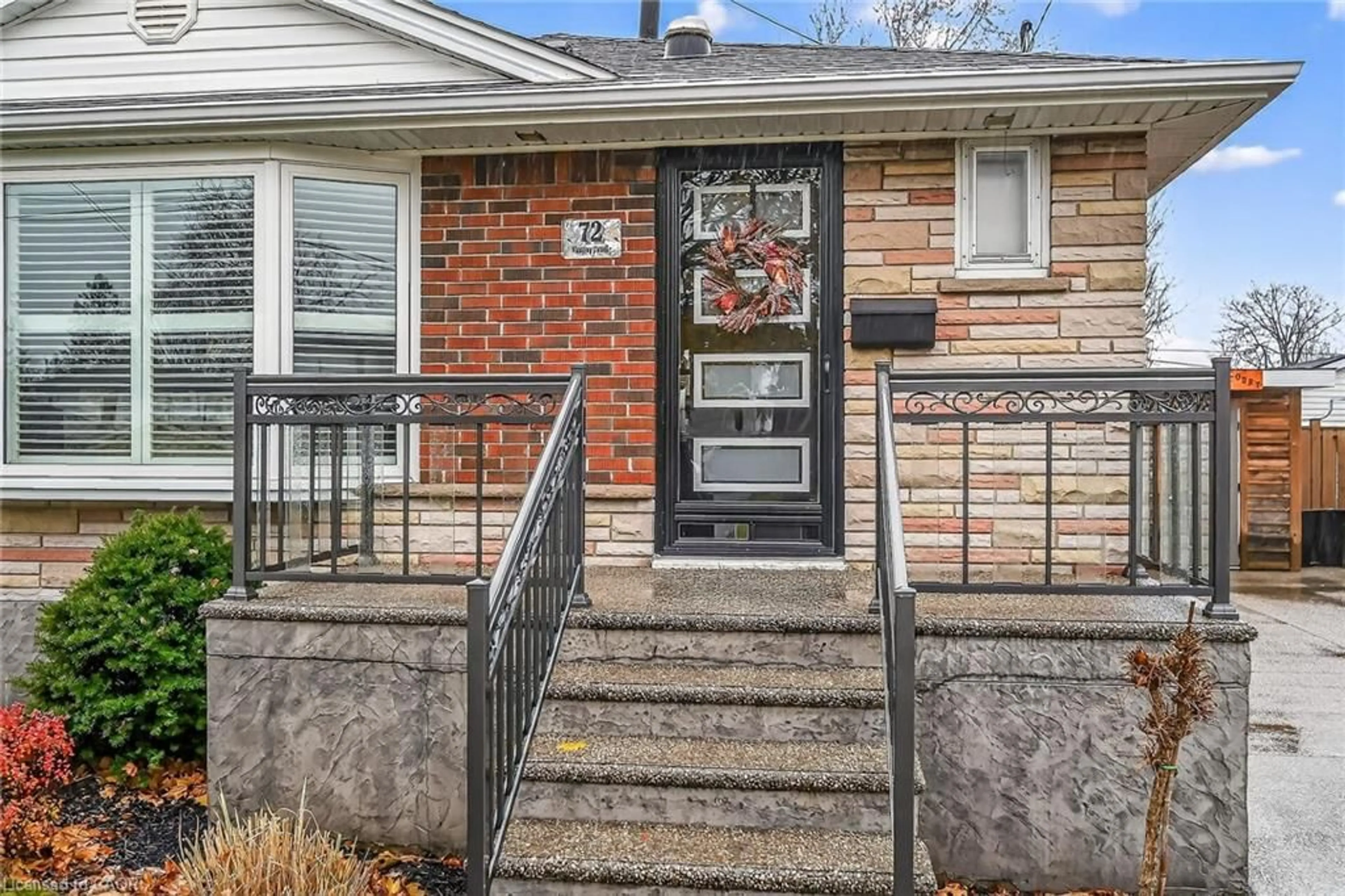 Home with brick exterior material, street for 72 Viceroy Crt, Hamilton Ontario L9A 3Y4