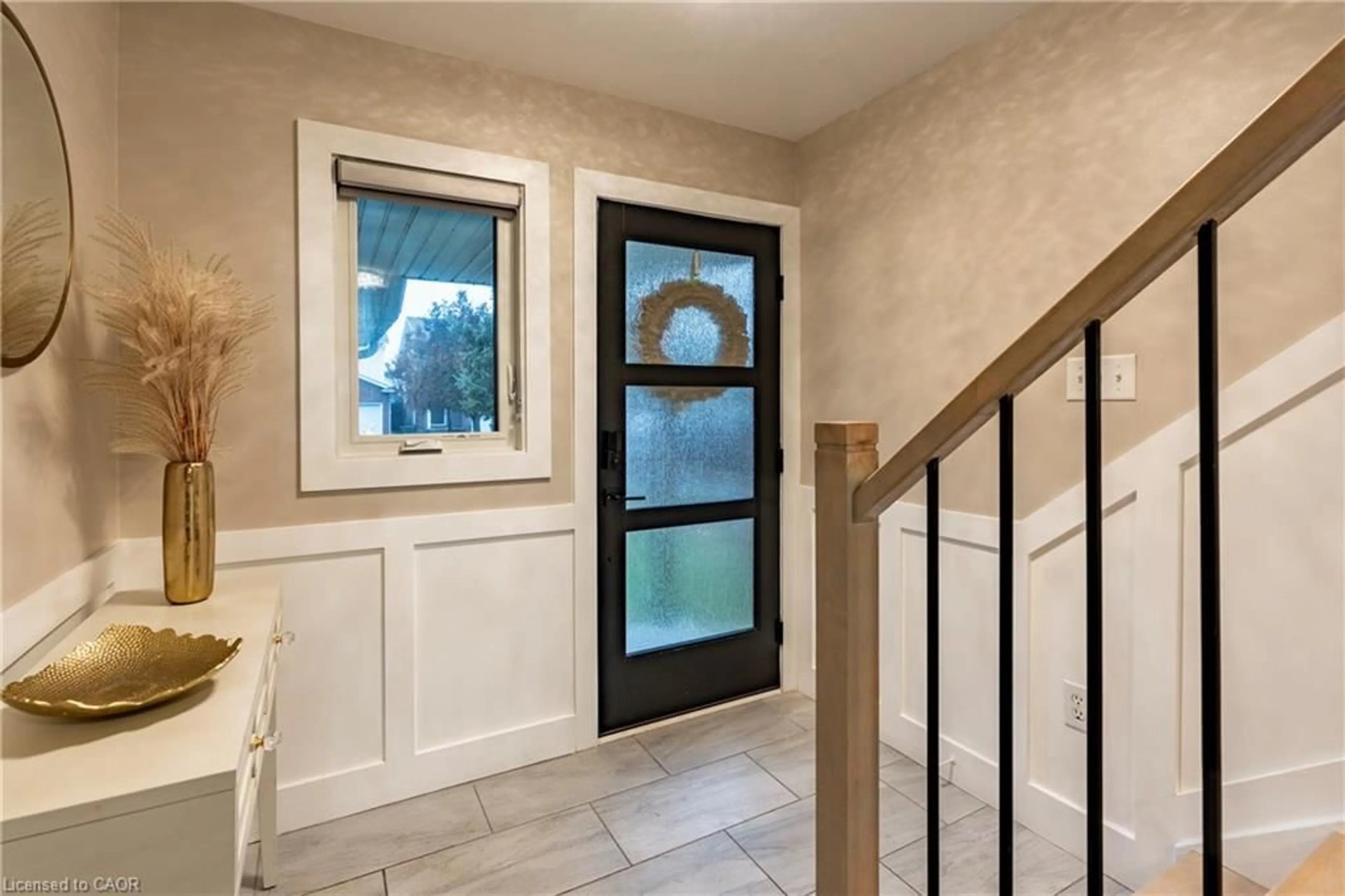 Indoor entryway for 83 Burnaby Cres, Kitchener Ontario N2N 3A1
