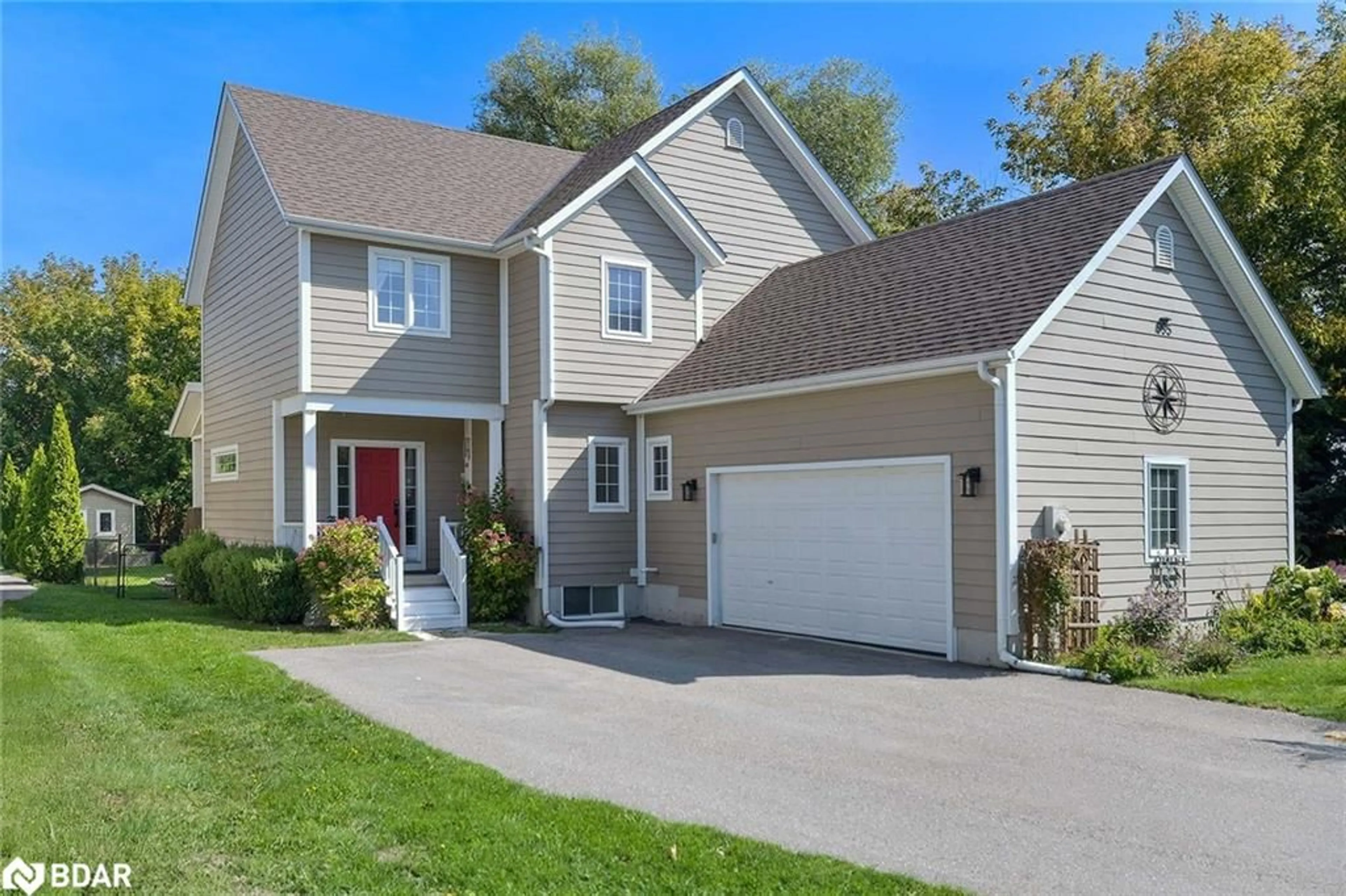 Home with vinyl exterior material, street for 995 Chapman St, Bell Ewart Ontario L0L 1W0