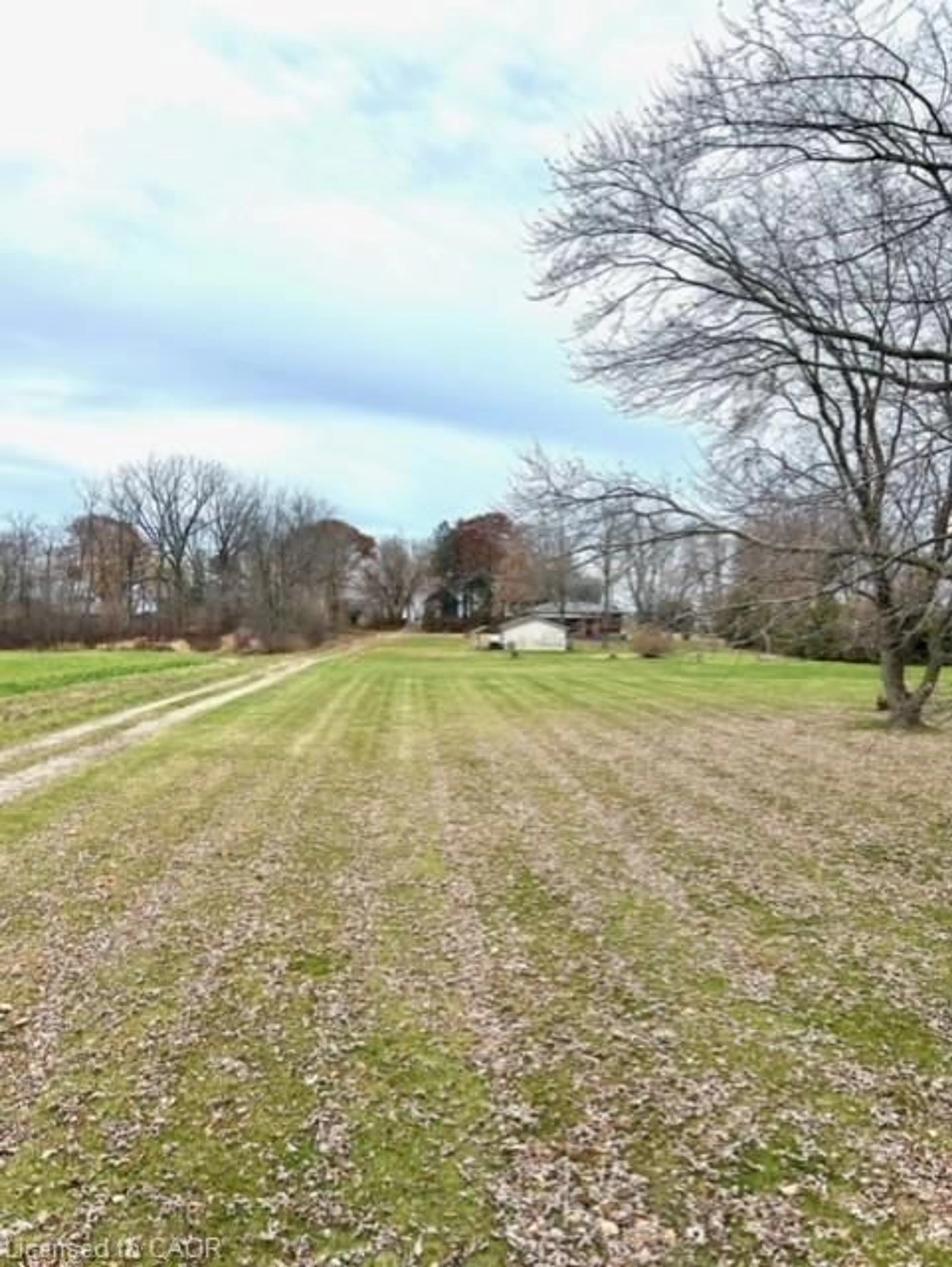 A pic from outside/outdoor area/front of a property/back of a property/a pic from drone, unknown for 740 Lakeshore Rd, Dunnville Ontario N1A 2W6