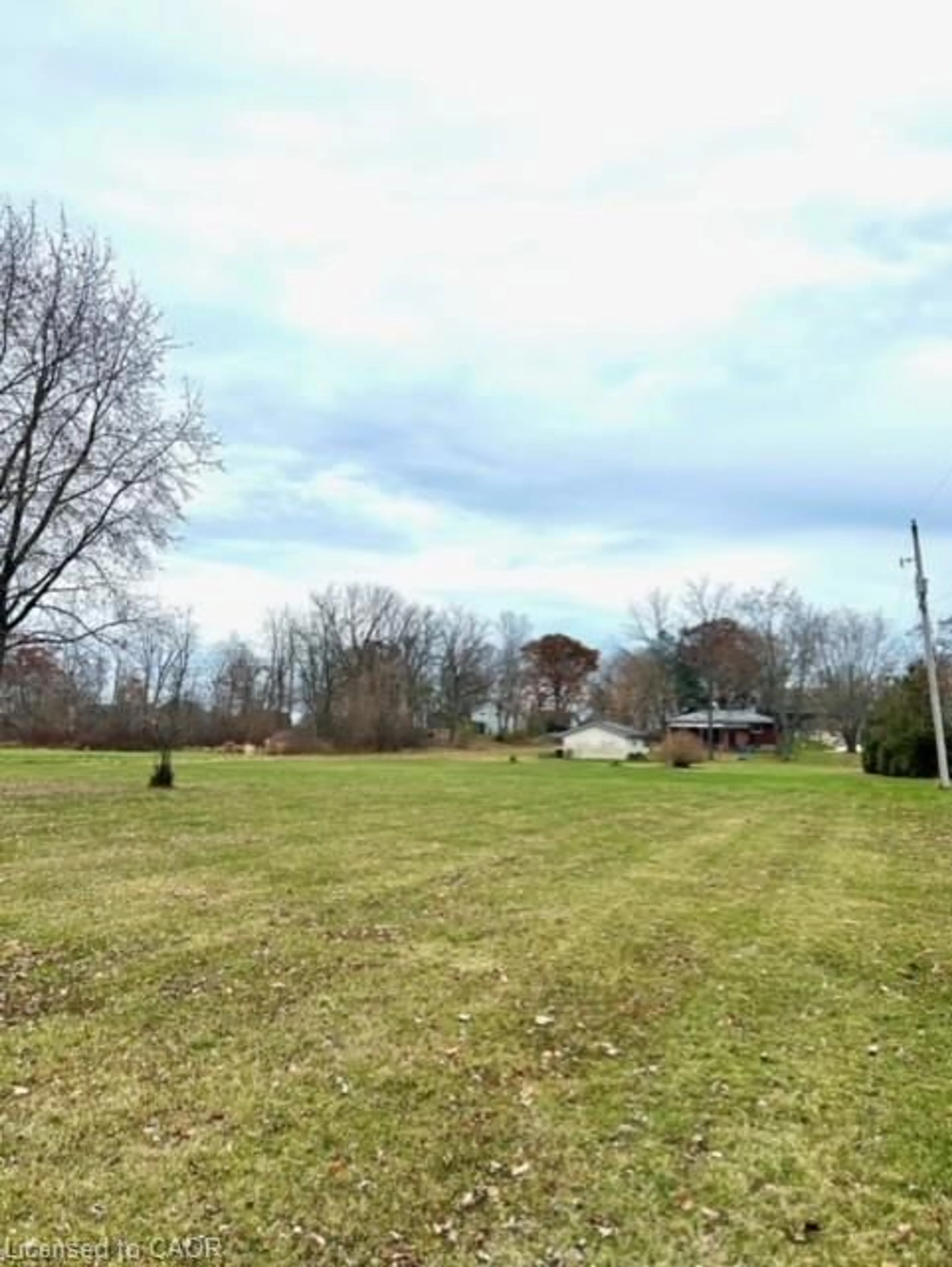 A pic from outside/outdoor area/front of a property/back of a property/a pic from drone, unknown for 740 Lakeshore Rd, Dunnville Ontario N1A 2W6