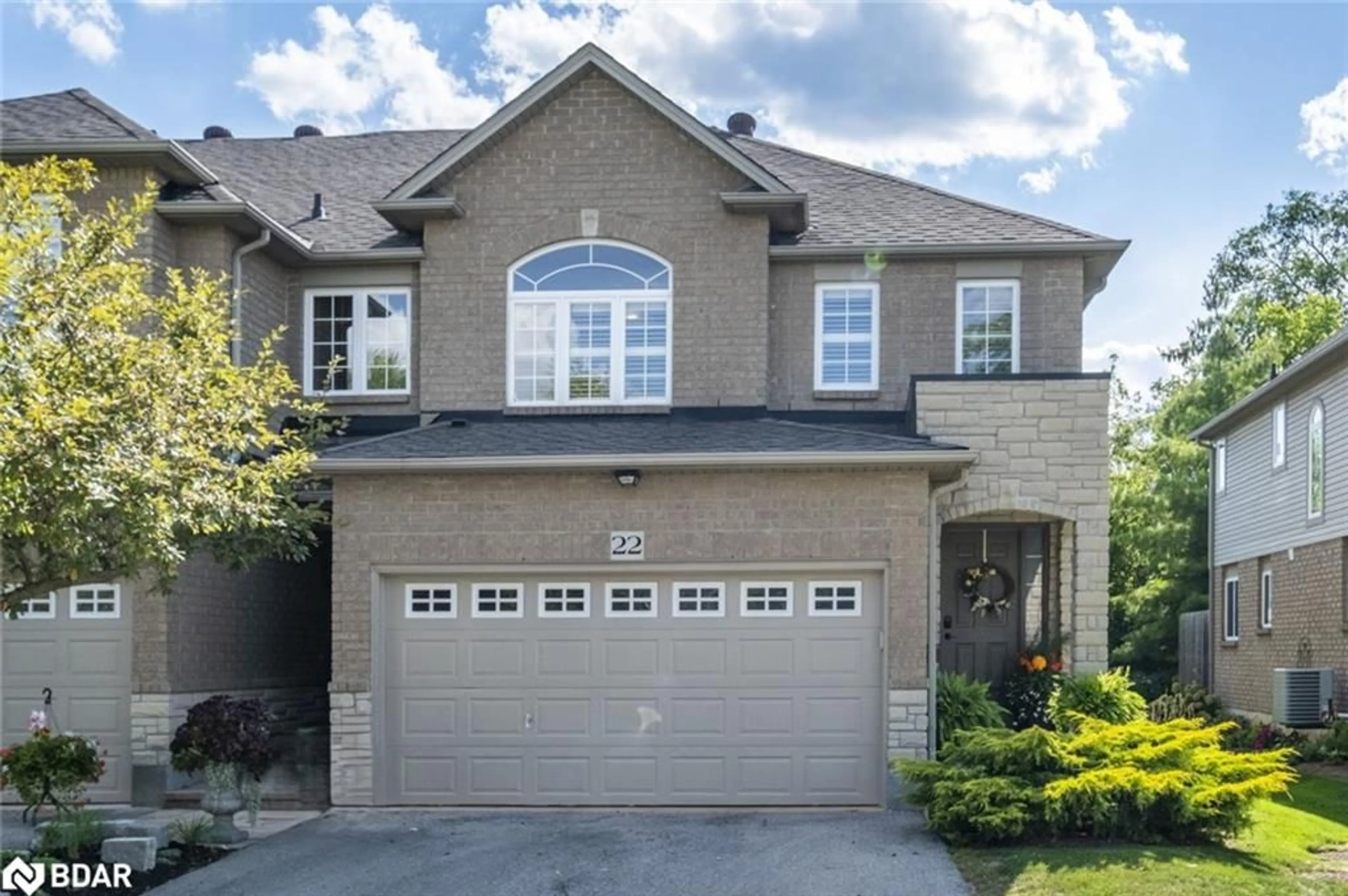 Home with brick exterior material, street for 130 Robert St #22, Milton Ontario L9T 6E3