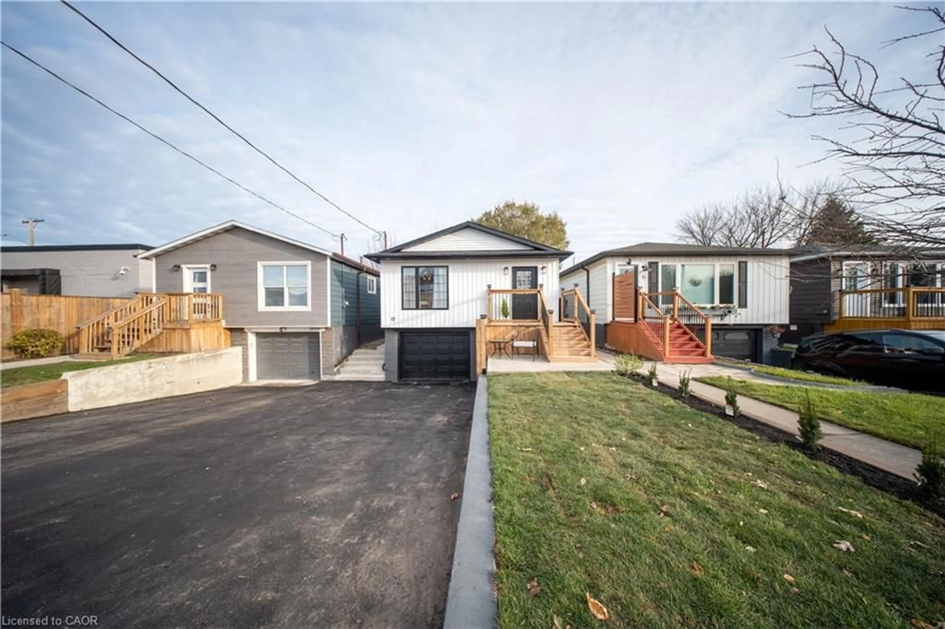 A pic from outside/outdoor area/front of a property/back of a property/a pic from drone, street for 11 Garside Ave, Hamilton Ontario L8K 2V7