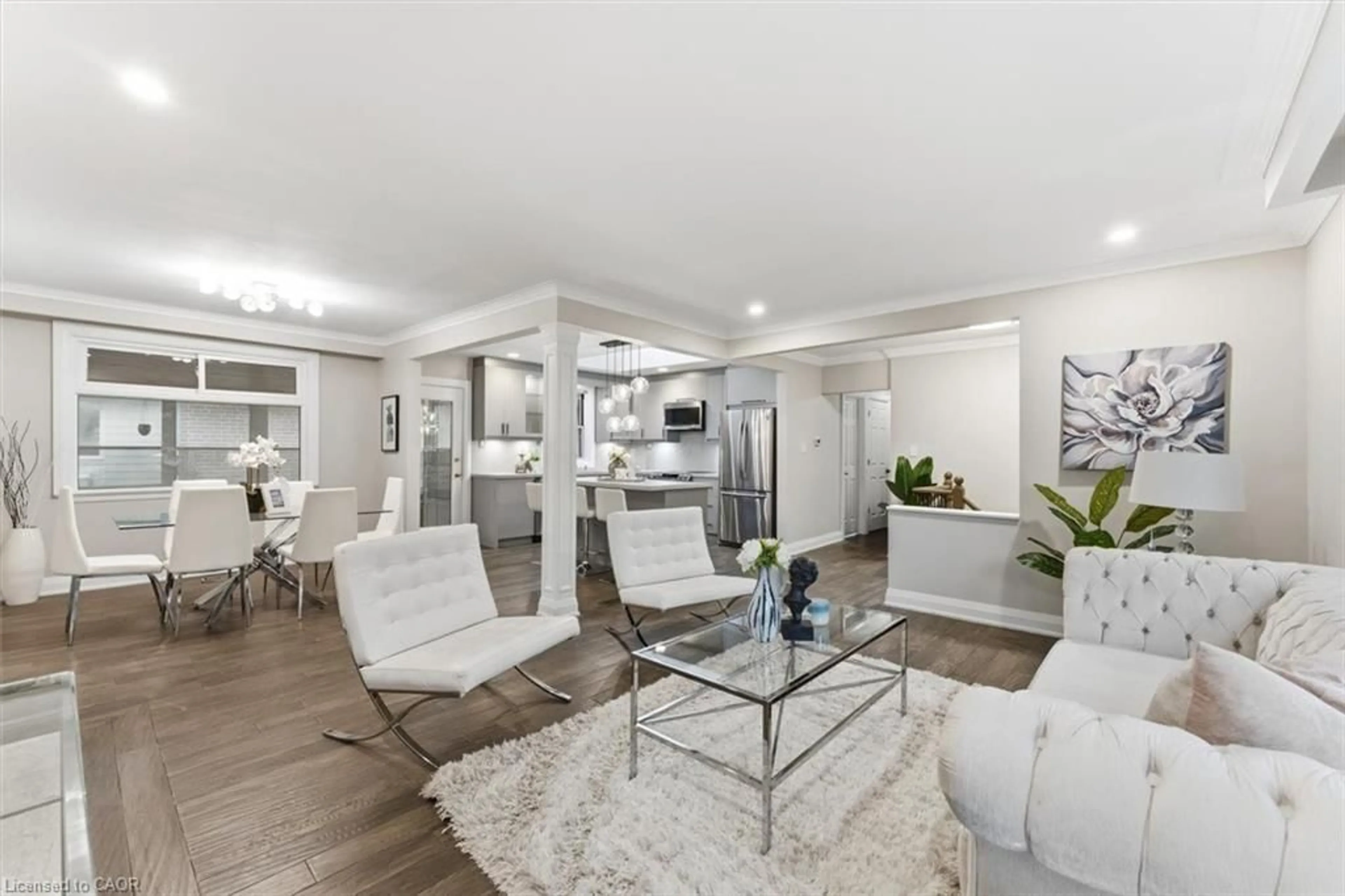 Living room with furniture, unknown for 156 Trayborn Dr, Richmond Hill Ontario L4C 4L1