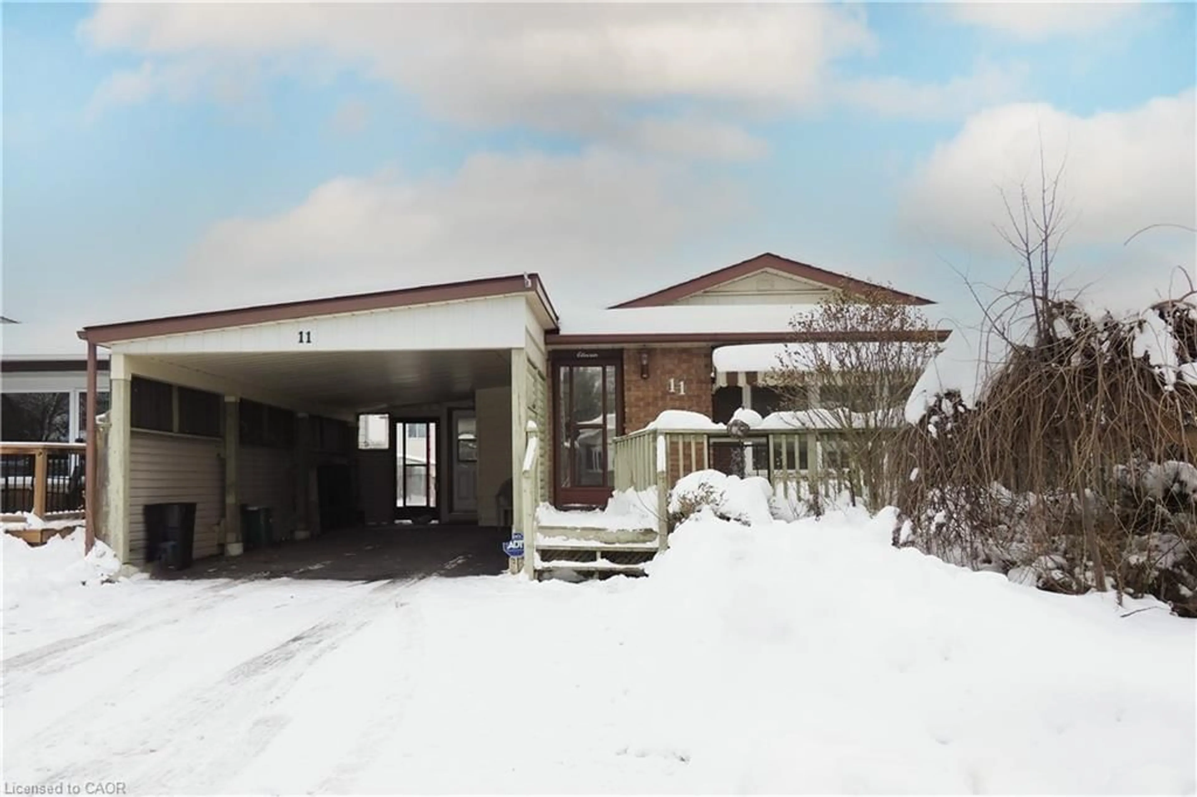 Indoor foyer for 11 Broken Oak Cres, Kitchener Ontario N2N 1N8