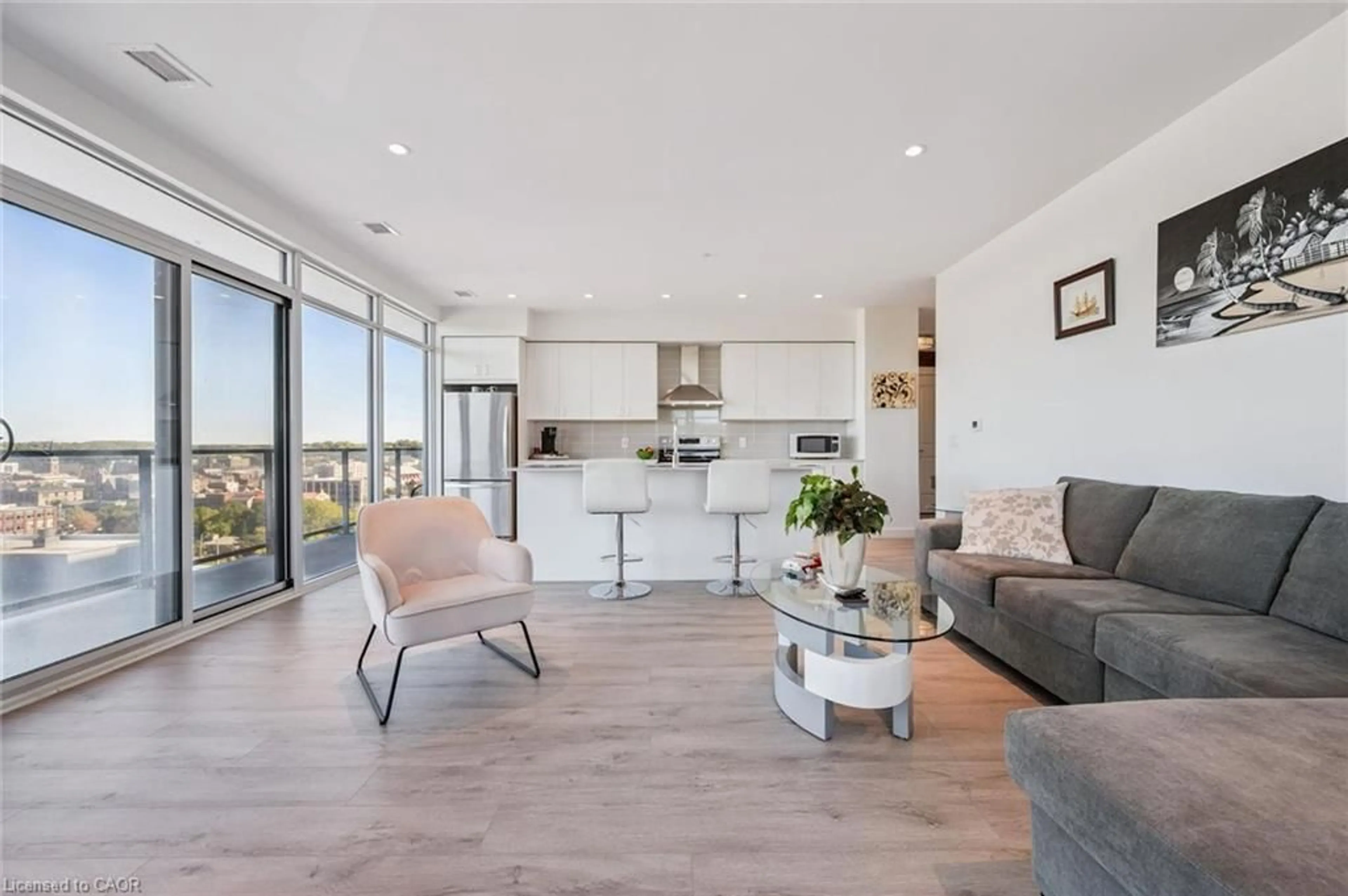 Unknown for 15 Glebe St #902, Cambridge Ontario N1S 0C3