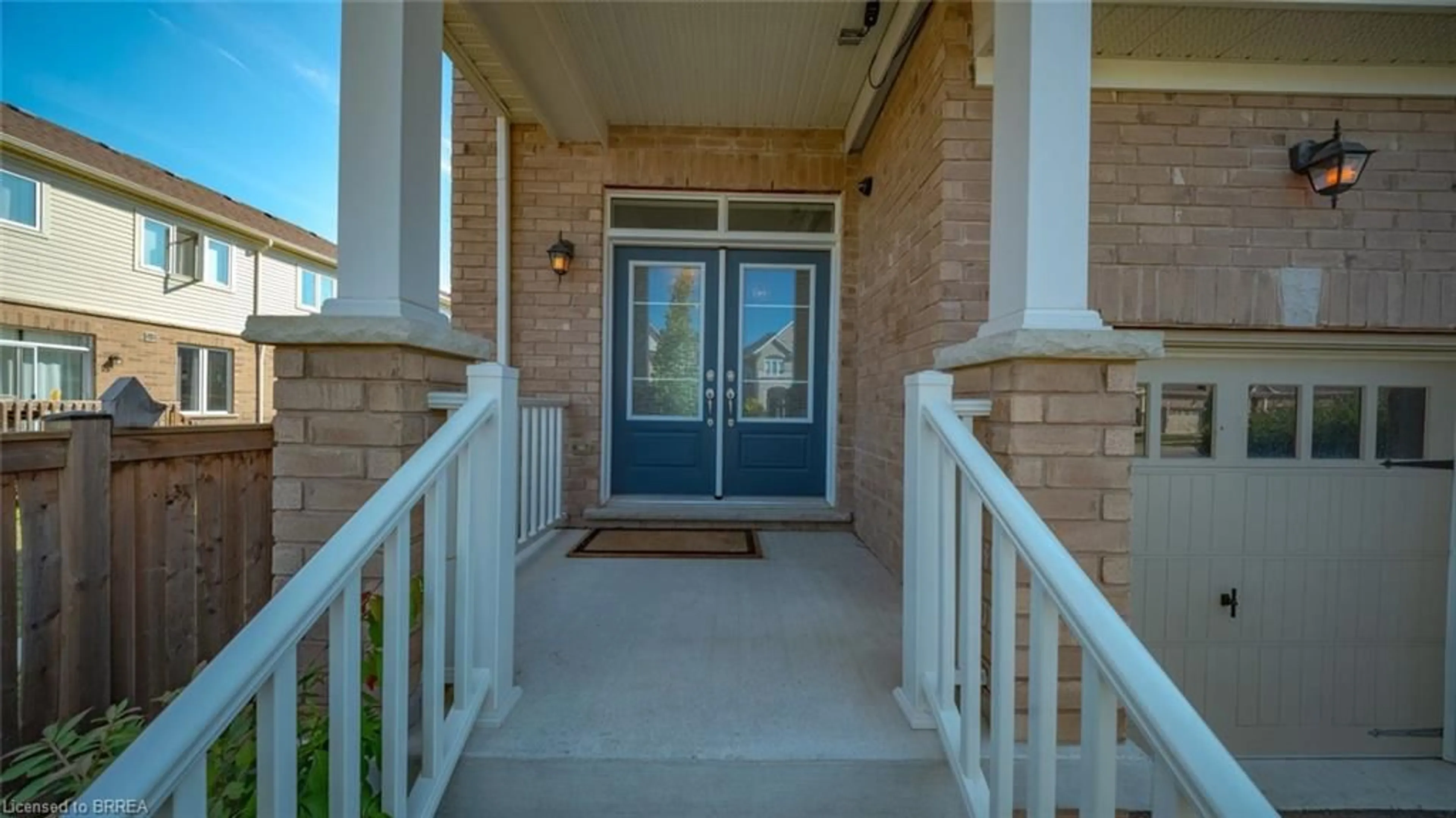 Indoor entryway for 119 Barlow Pl, Paris Ontario N3L 0G8