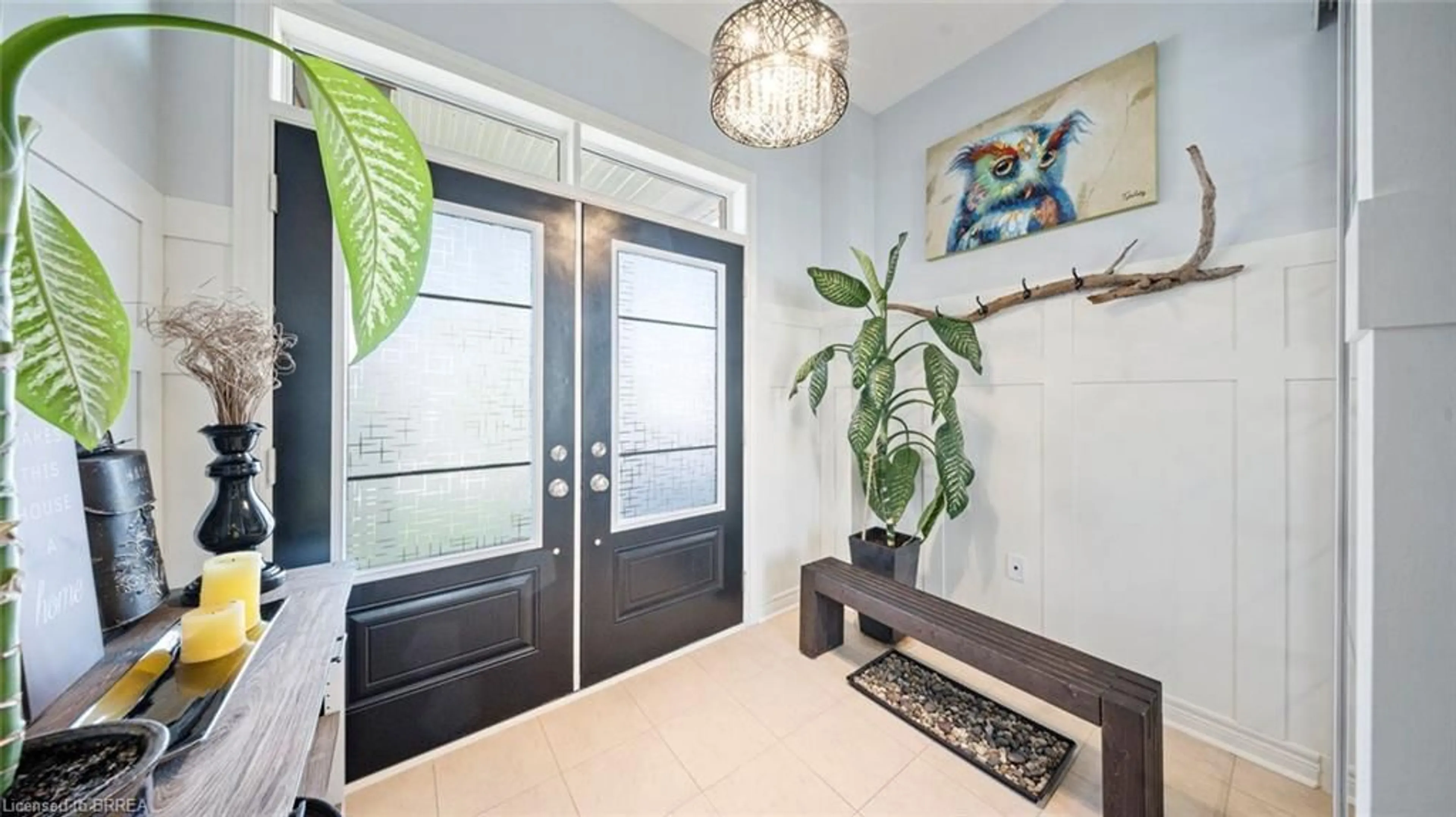 Indoor entryway for 119 Barlow Pl, Paris Ontario N3L 0G8