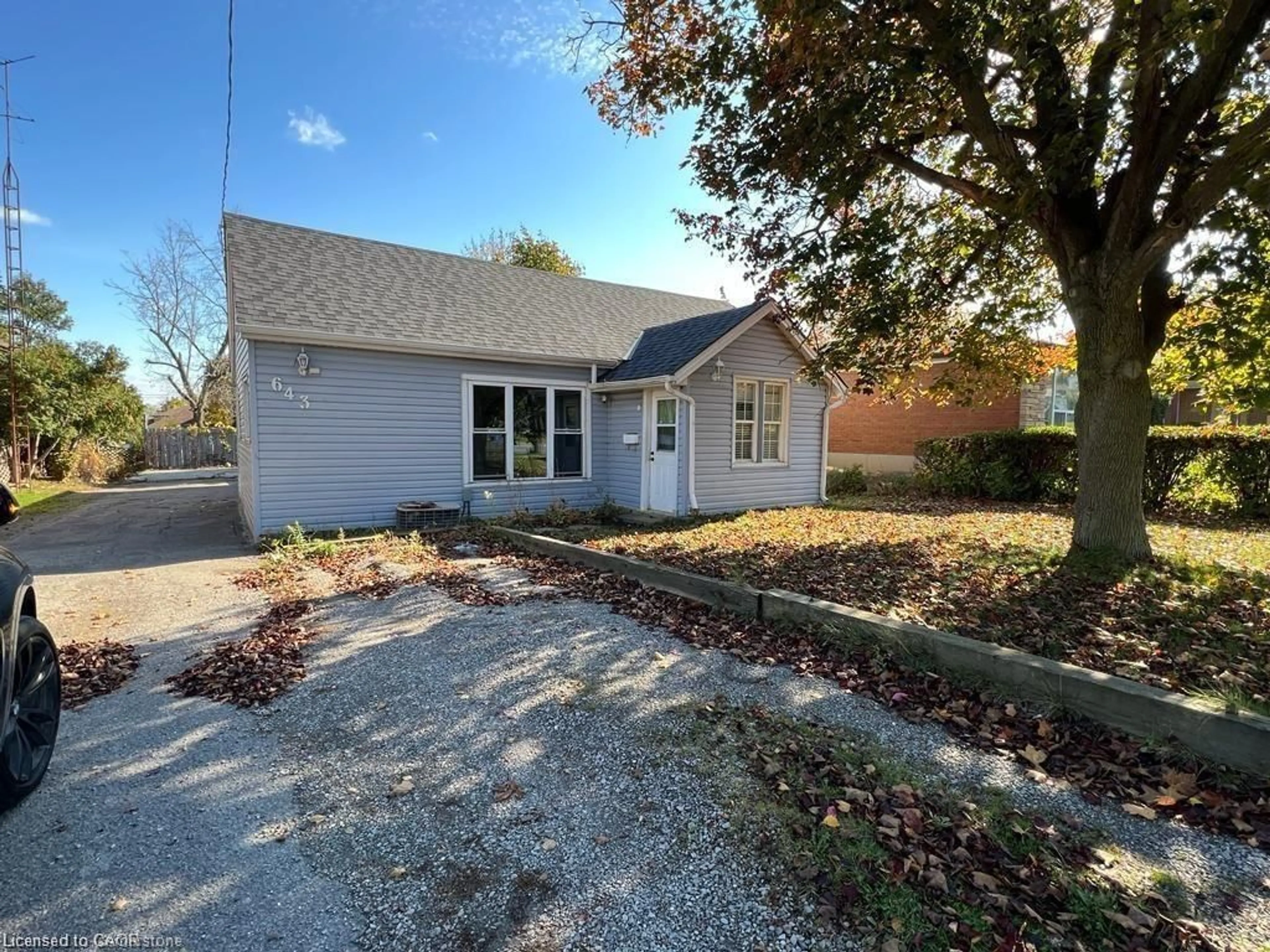 A pic from outside/outdoor area/front of a property/back of a property/a pic from drone, street for 643 West 5th St, Hamilton Ontario L9C 3R1