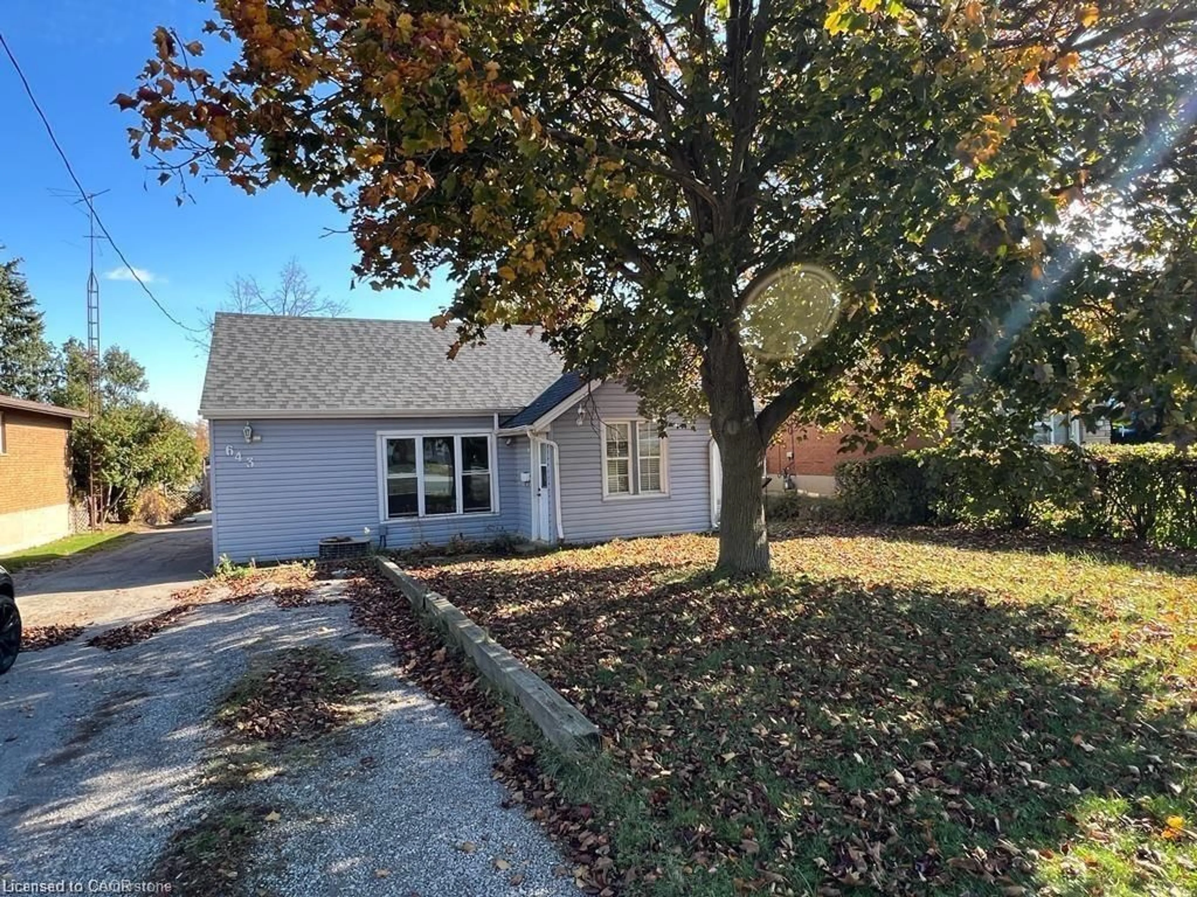 A pic from outside/outdoor area/front of a property/back of a property/a pic from drone, street for 643 West 5th St, Hamilton Ontario L9C 3R1