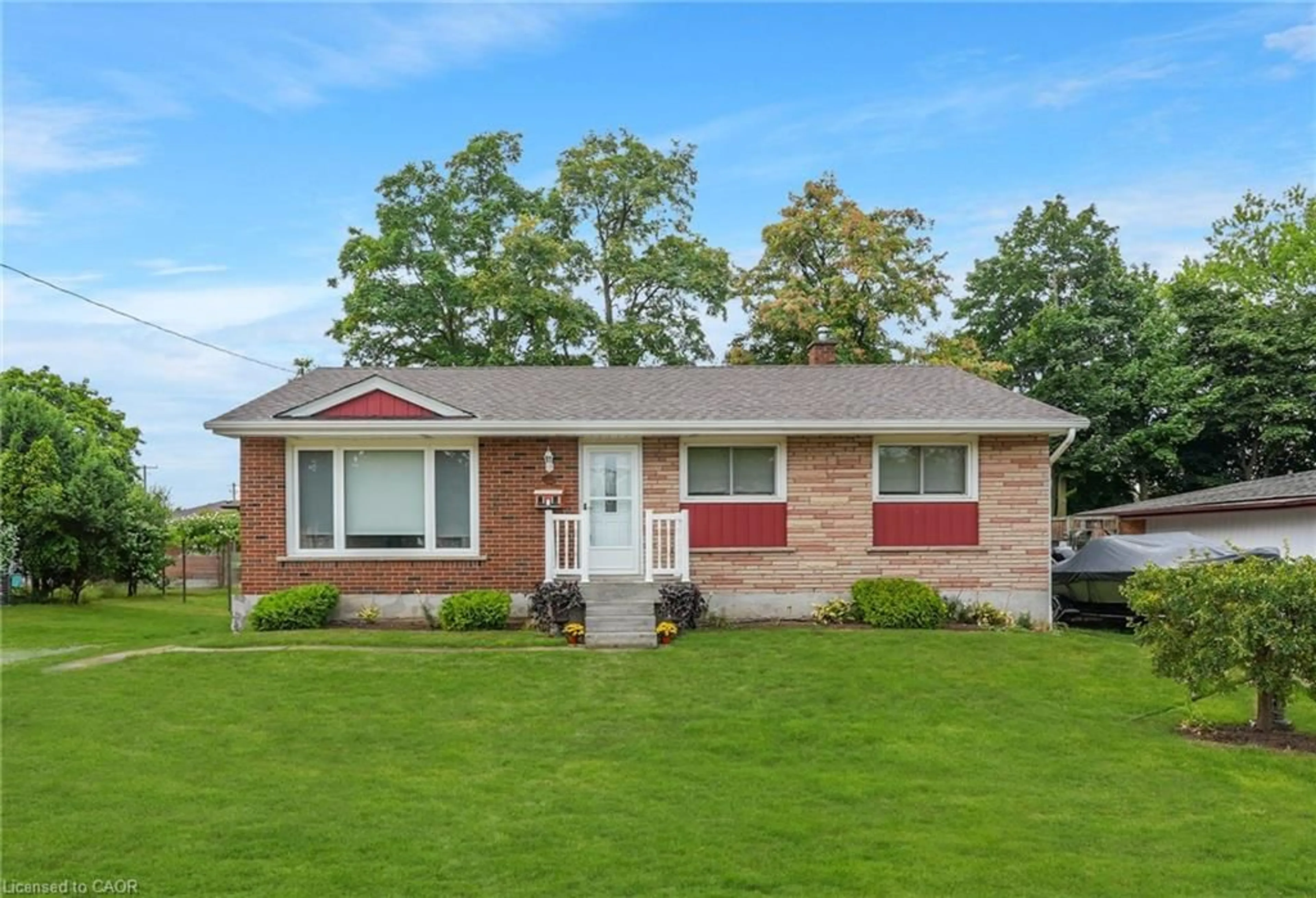 Home with brick exterior material, street for 11 Kelson Ave, Grimsby Ontario L3M 4C6