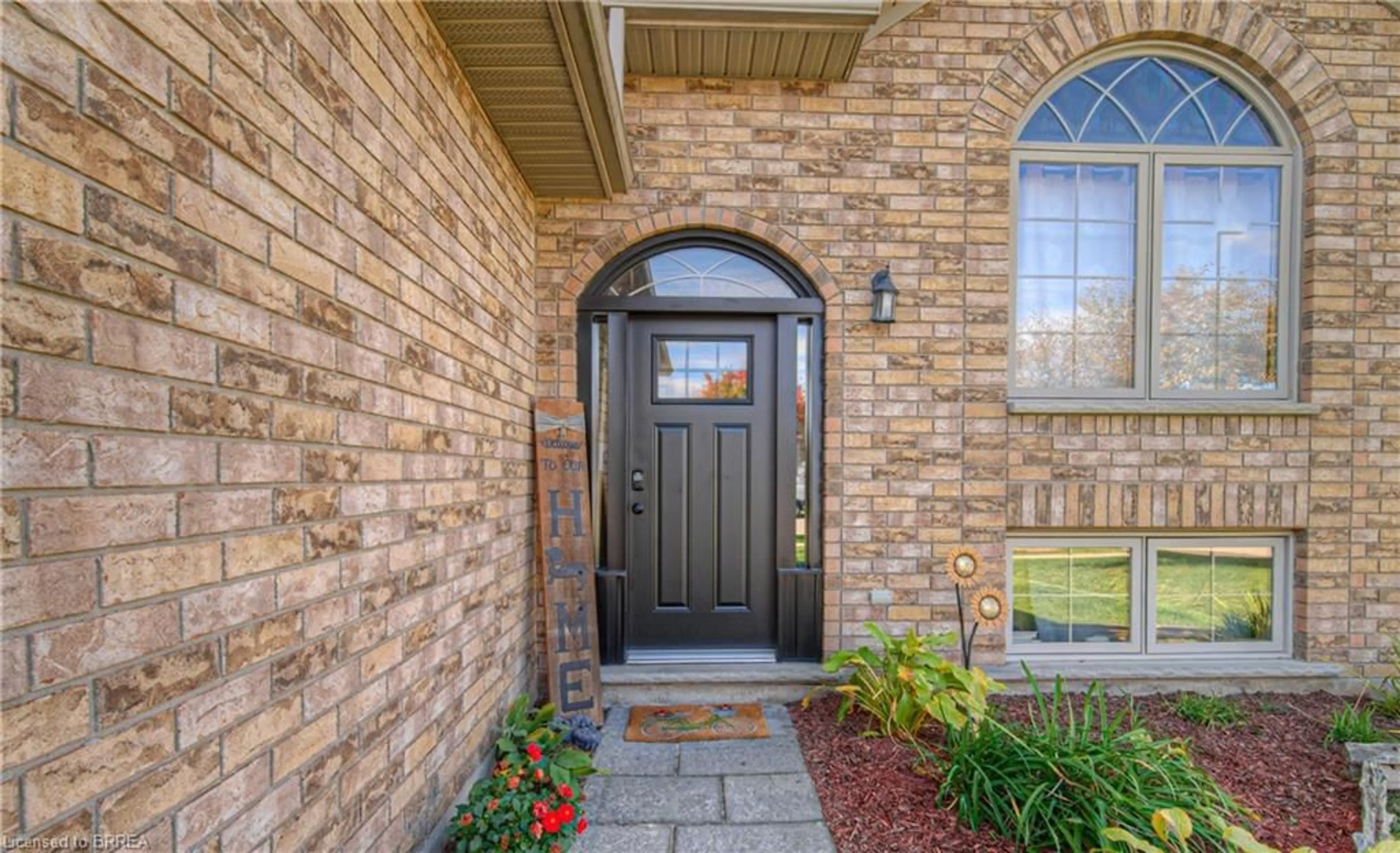 Indoor entryway for 14 Laycock St, Brantford Ontario N3S 0A3