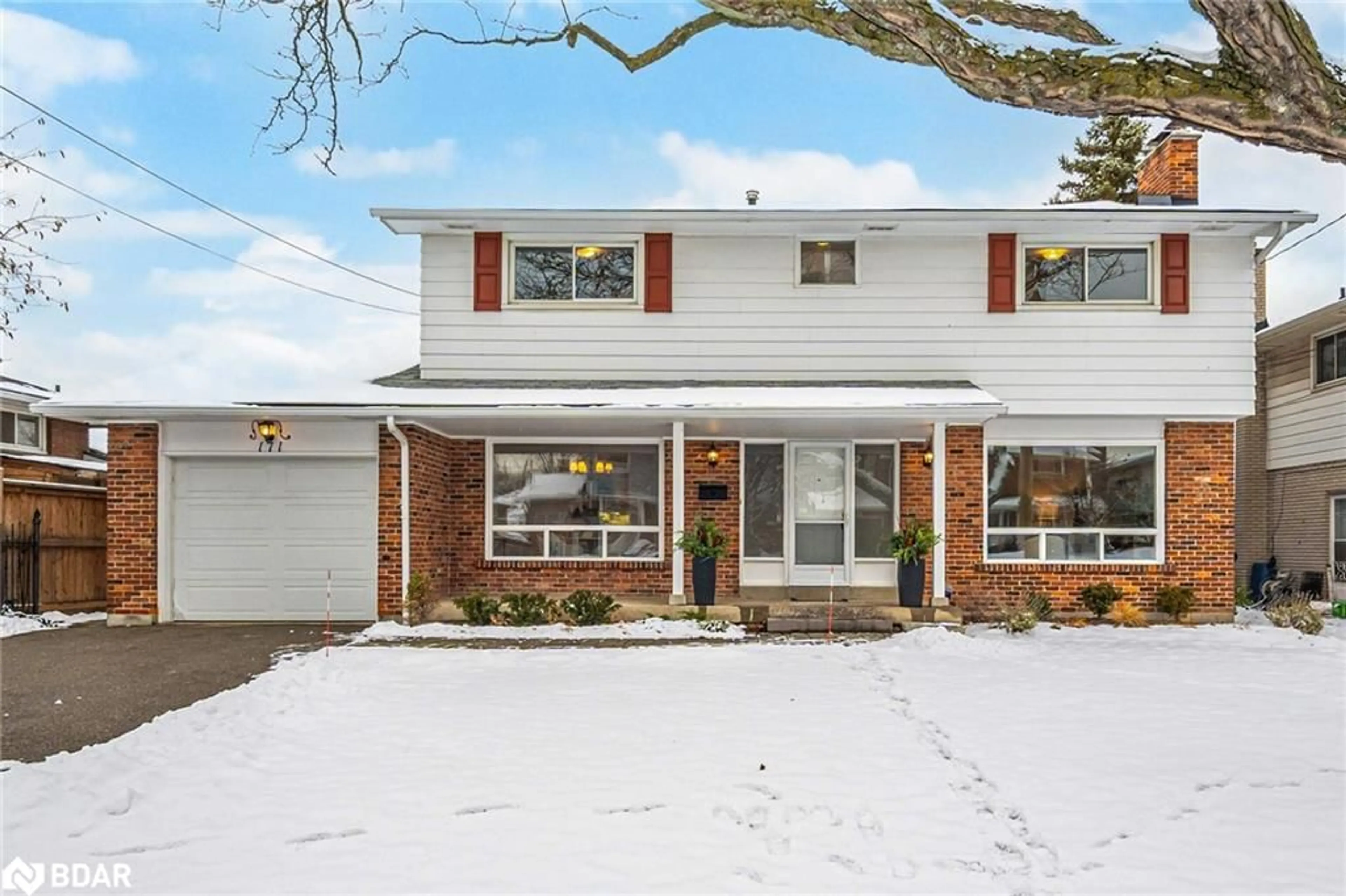 Home with brick exterior material, street for 171 Sherwood Rise, Hamilton Ontario L8T 1P4