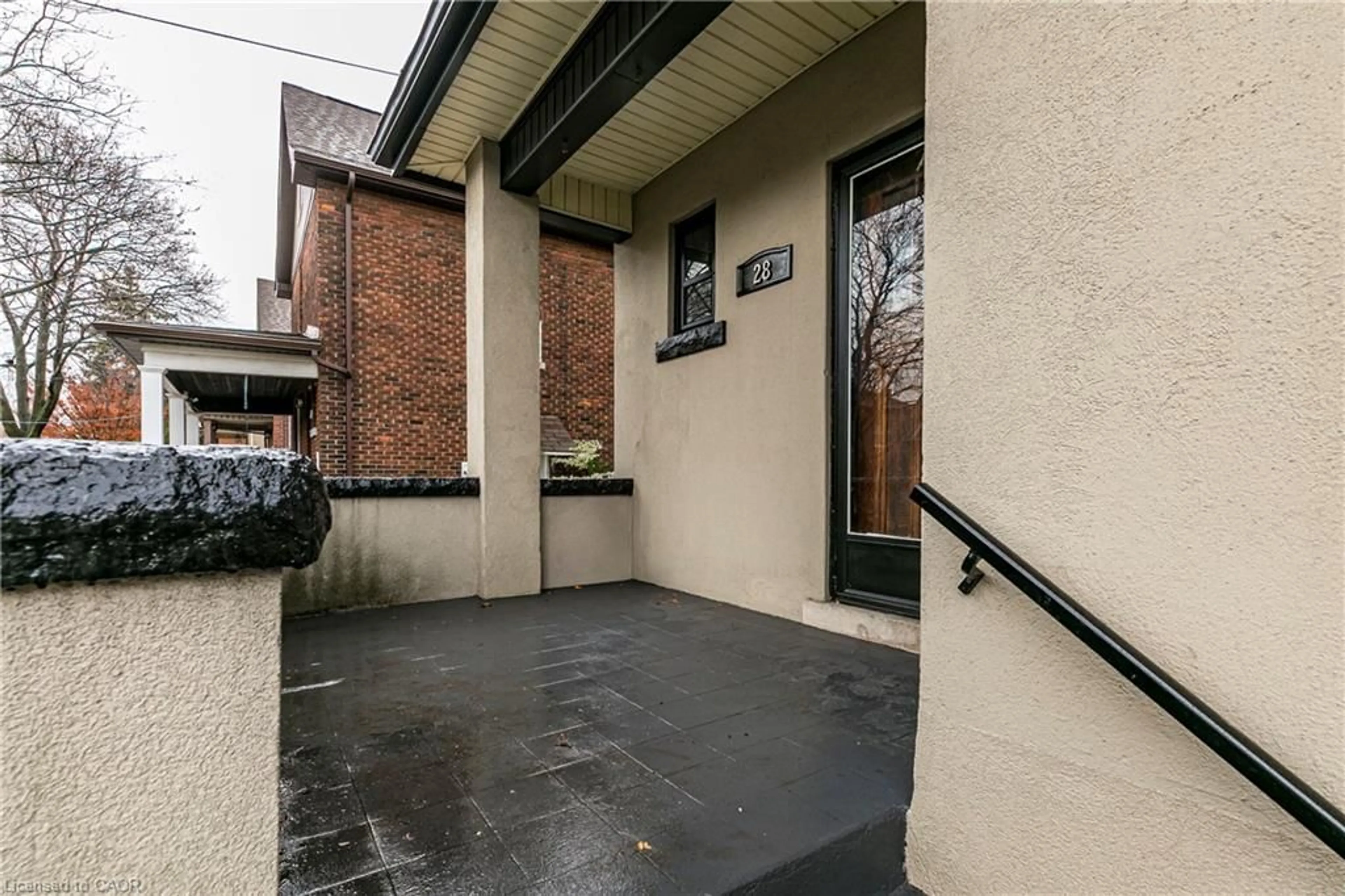 Patio, street for 28 Alpine Ave, Hamilton Ontario L9A 1A5
