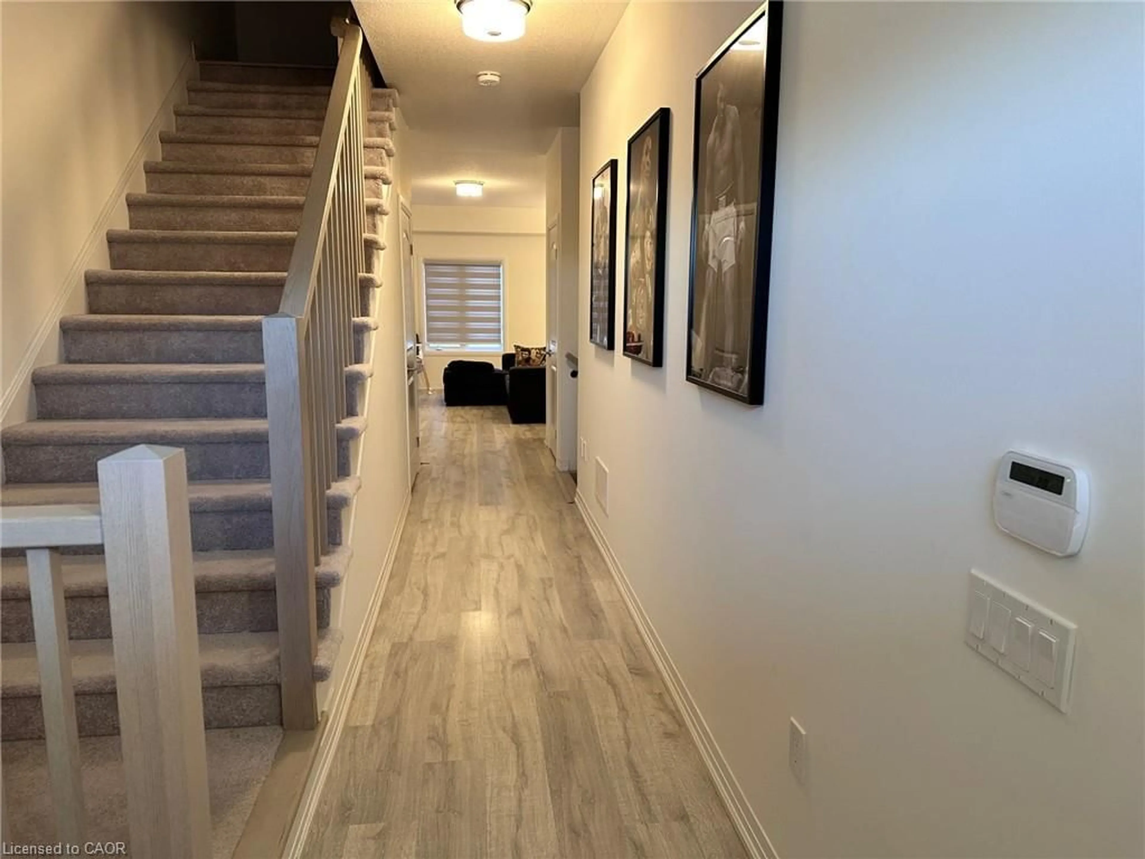 Indoor foyer for 37 George Brier Dr, Paris Ontario N3L 3Z9