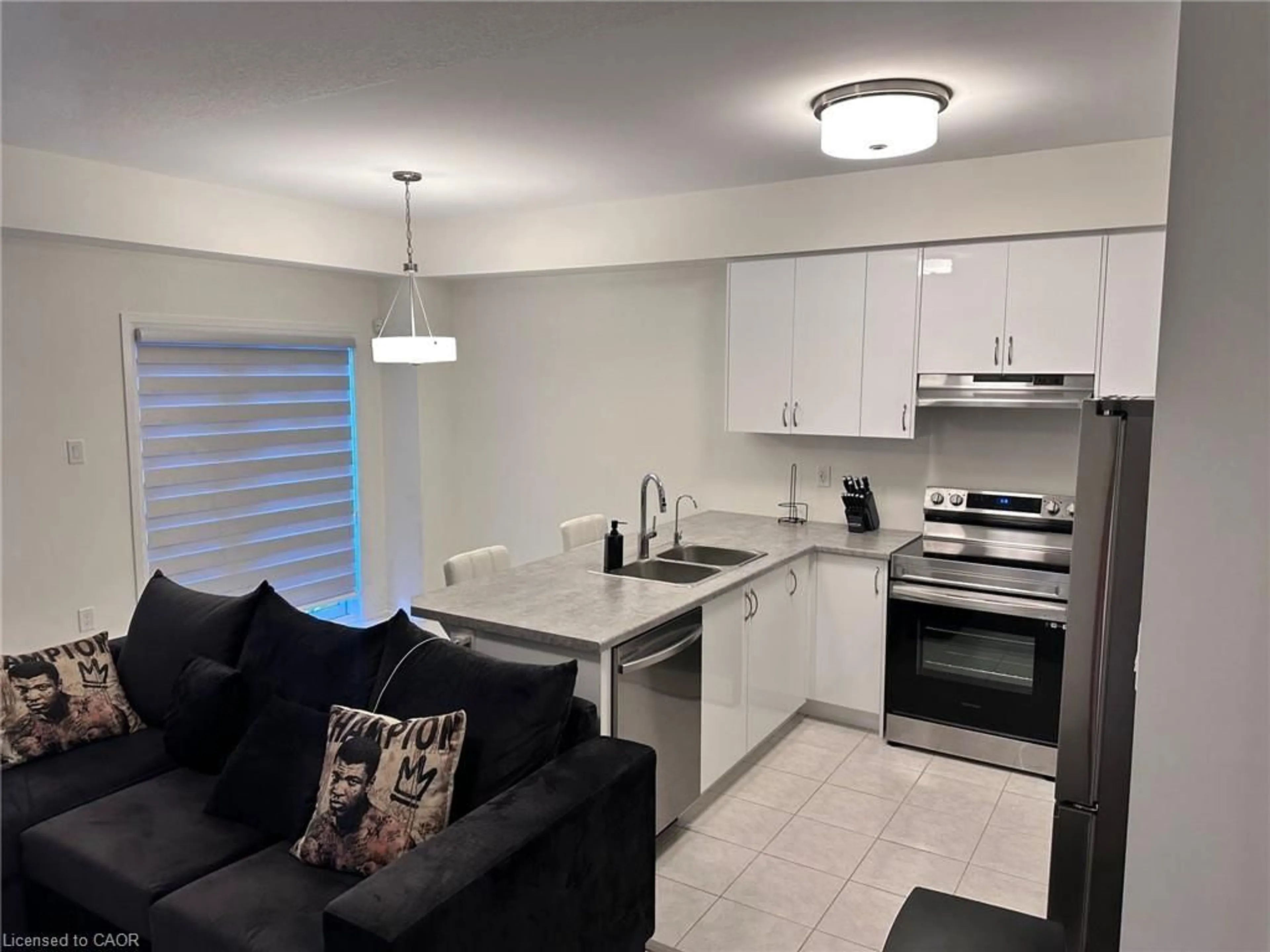 Open concept kitchen, unknown for 37 George Brier Dr, Paris Ontario N3L 3Z9