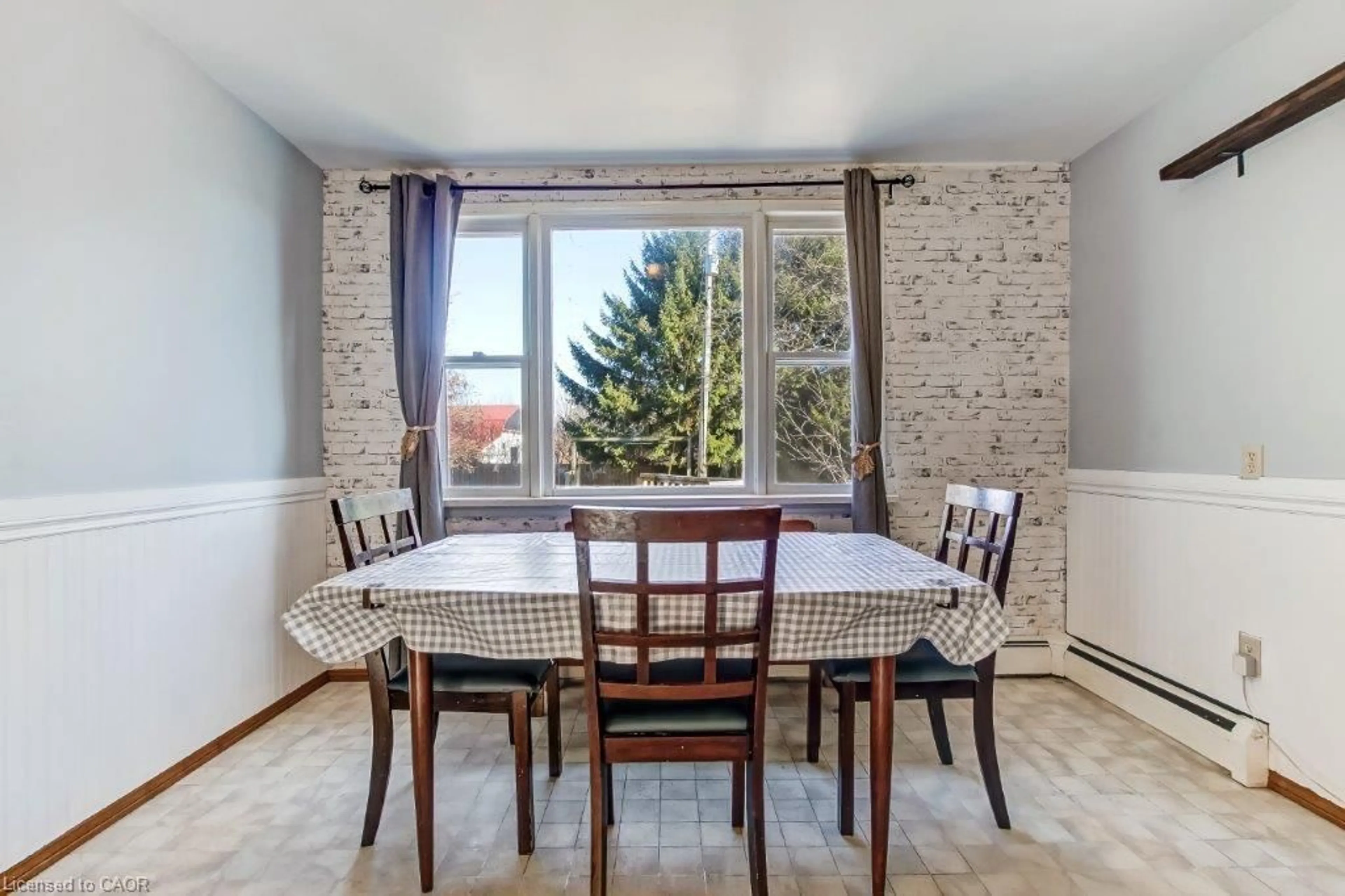 Dining room, ceramic/tile floor for 2520 Highway 59, Langton Ontario N0E 1G0