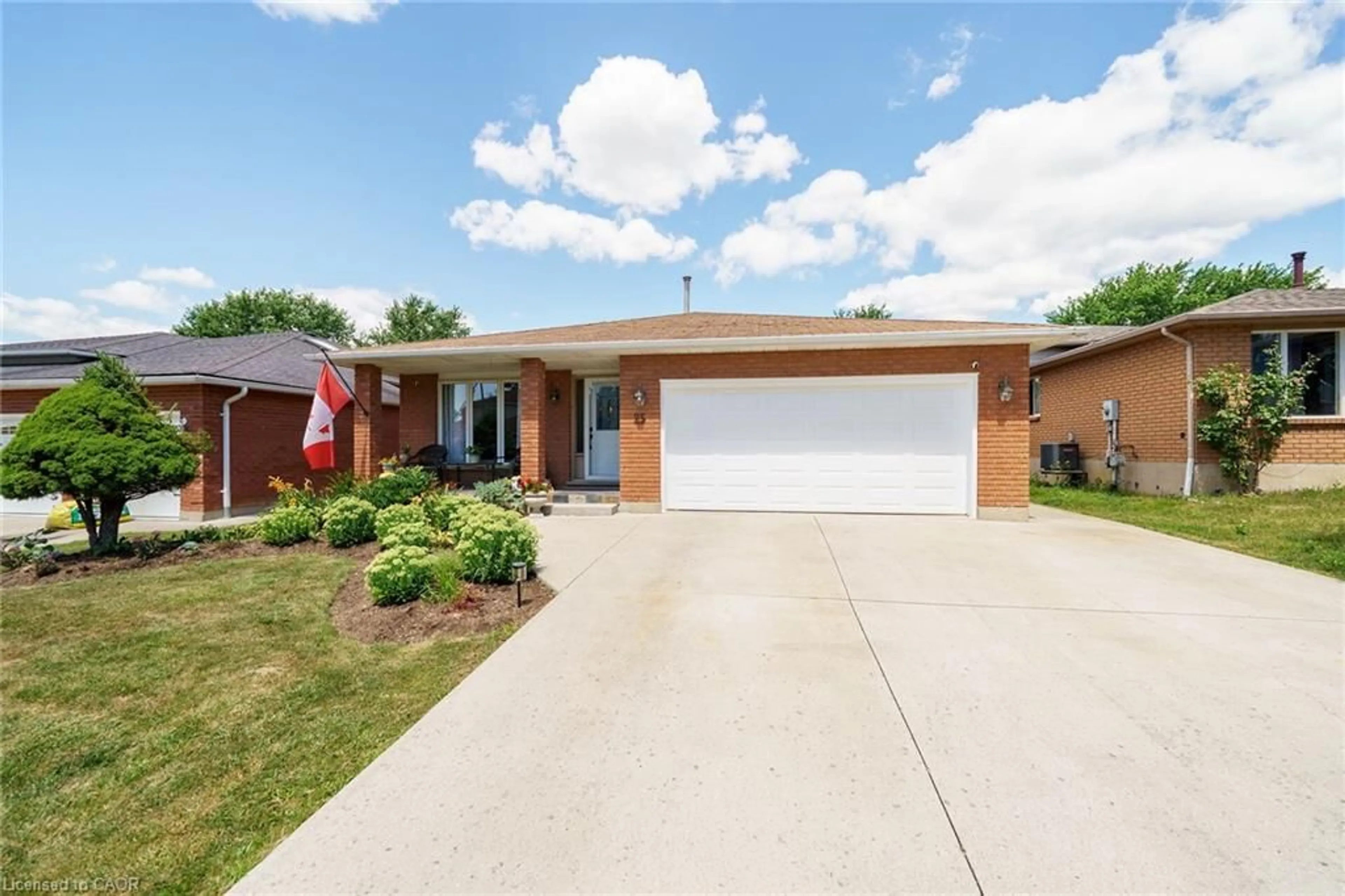 Home with brick exterior material, street for 25 Country Club Rd, Cayuga Ontario N0A 1E0