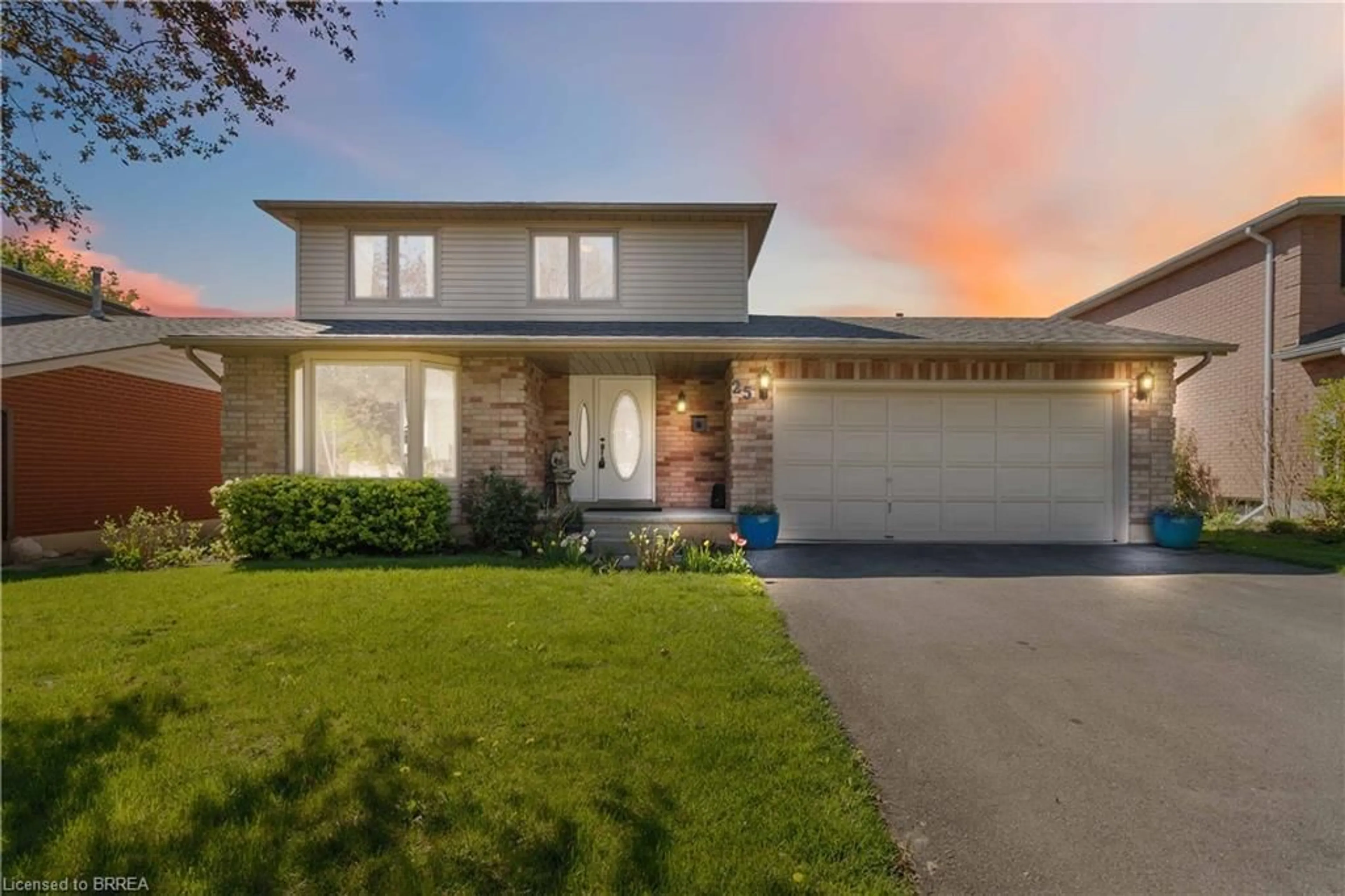 Home with brick exterior material, street for 25 Winter Way, Brantford Ontario N3T 6G3