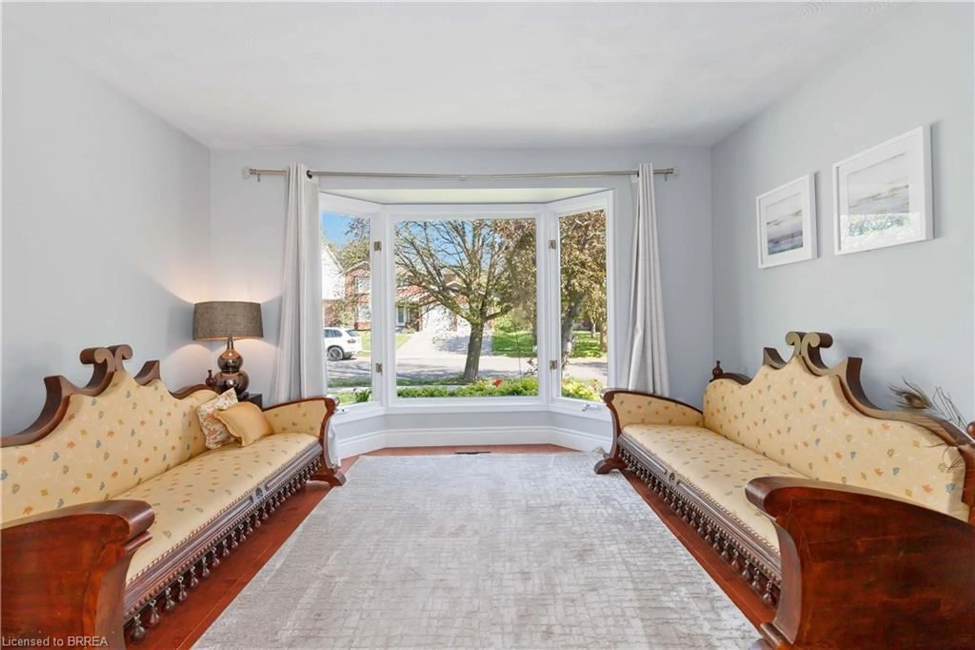 Living room with furniture, carpet floor for 25 Winter Way, Brantford Ontario N3T 6G3