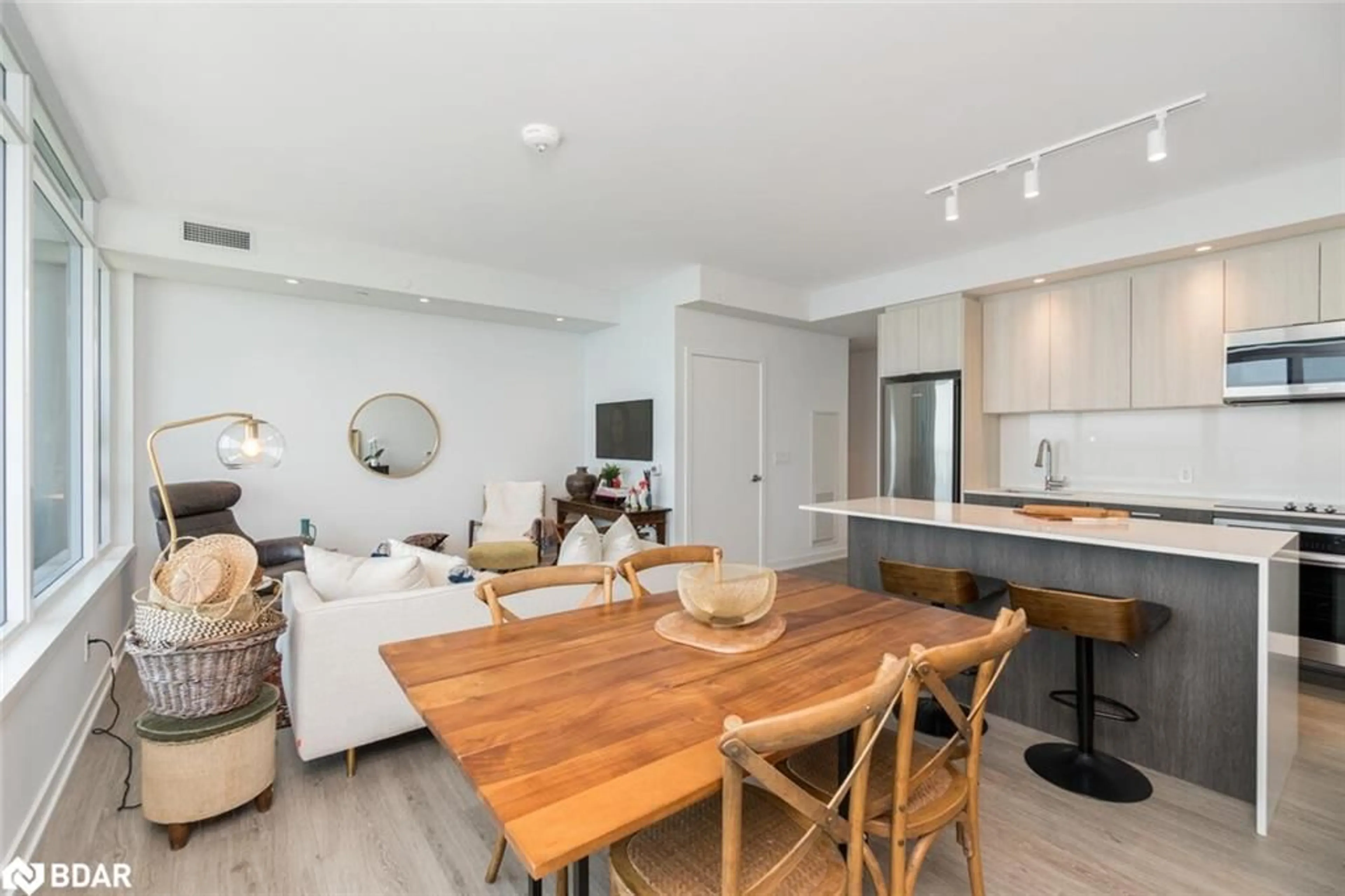 Open concept kitchen, wood/laminate floor for 1926 Lake Shore Blvd #2307, Toronto Ontario M6S 1A1